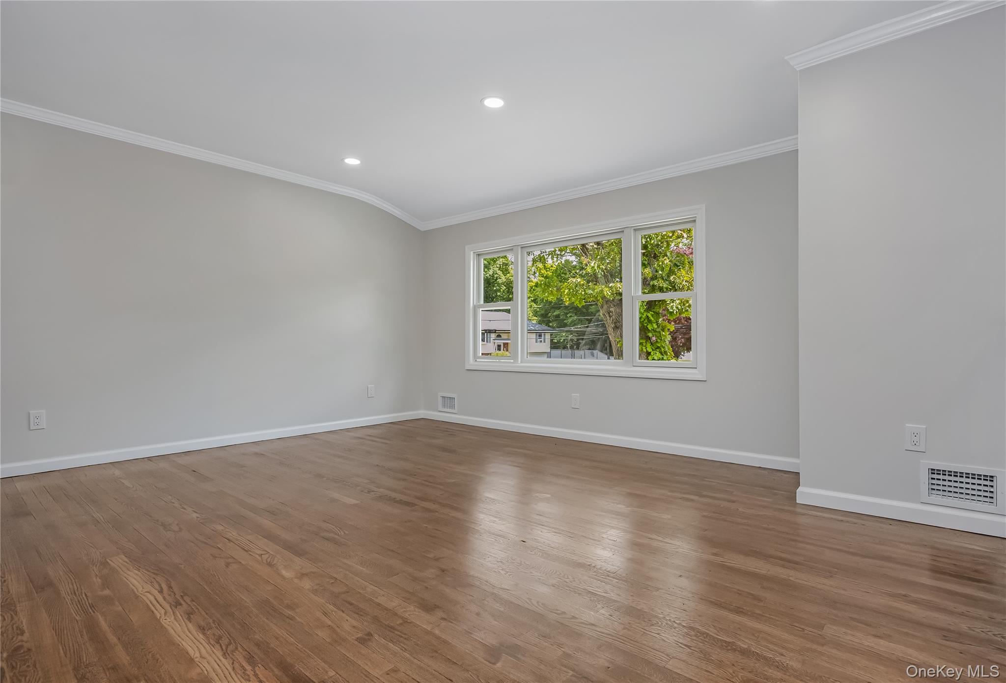 145 Lenore Lane – For Sale photo 4