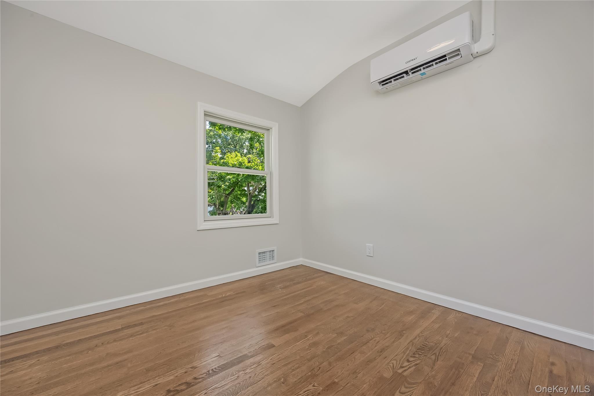 145 Lenore Lane – For Sale photo 17