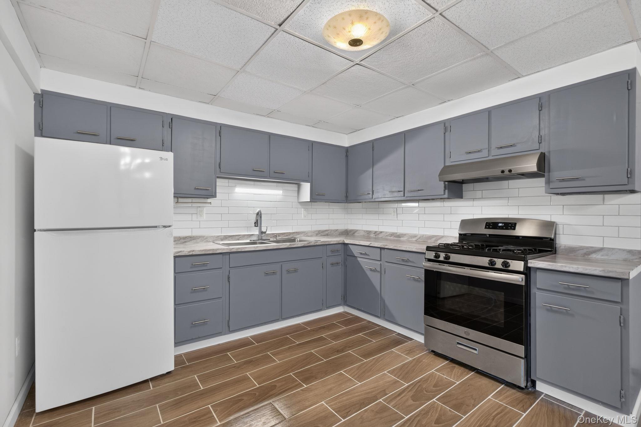 155 Stoneleigh Avenue, Unit 1 photo 24