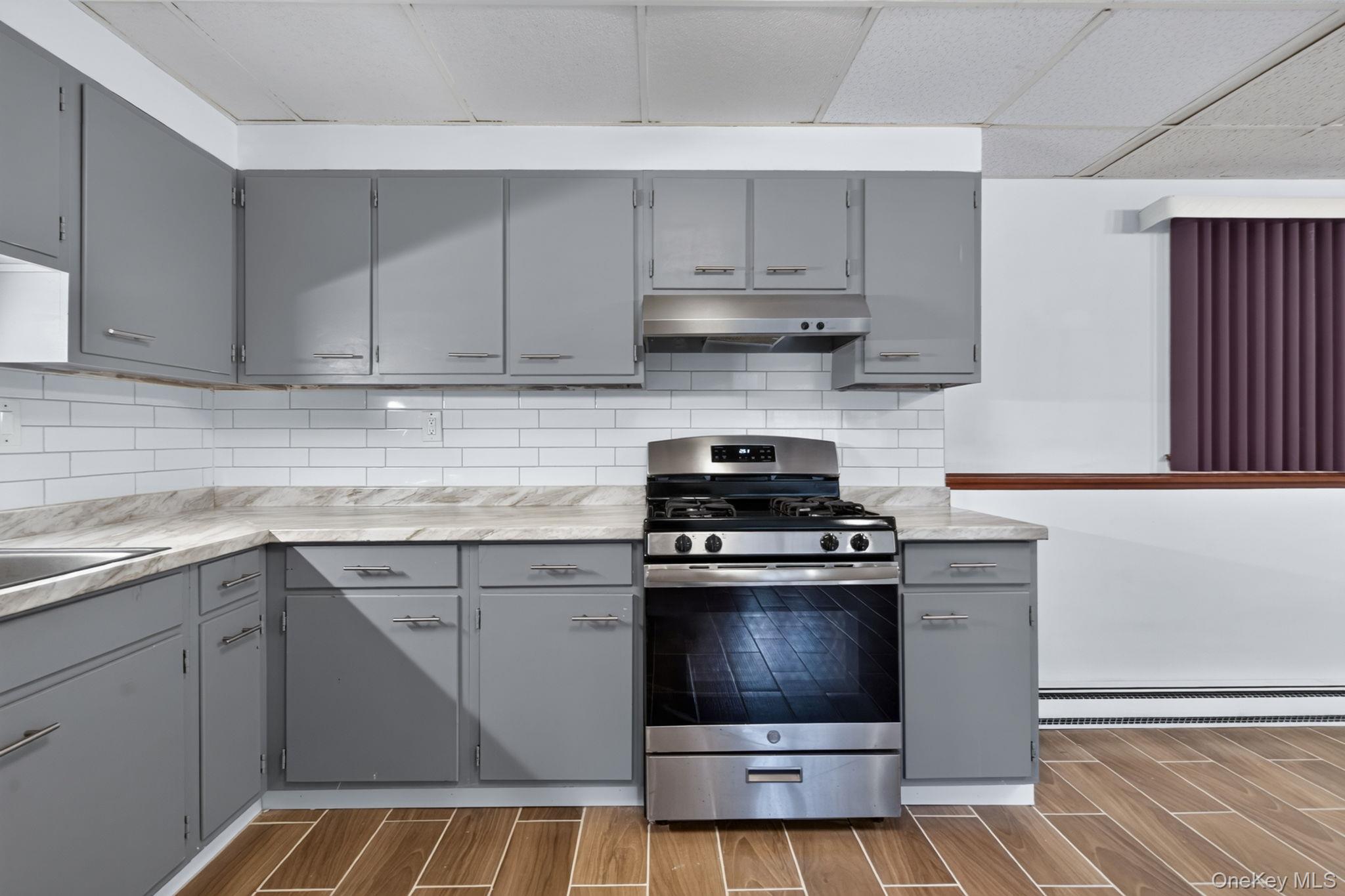 155 Stoneleigh Avenue, Unit 1 photo 3