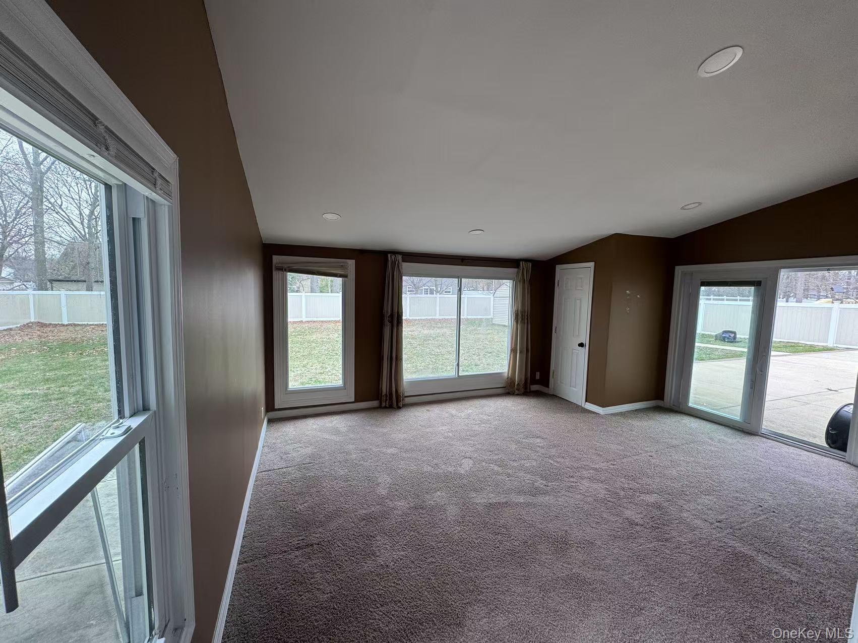 80 Lincoln Avenue – For Rent photo 5