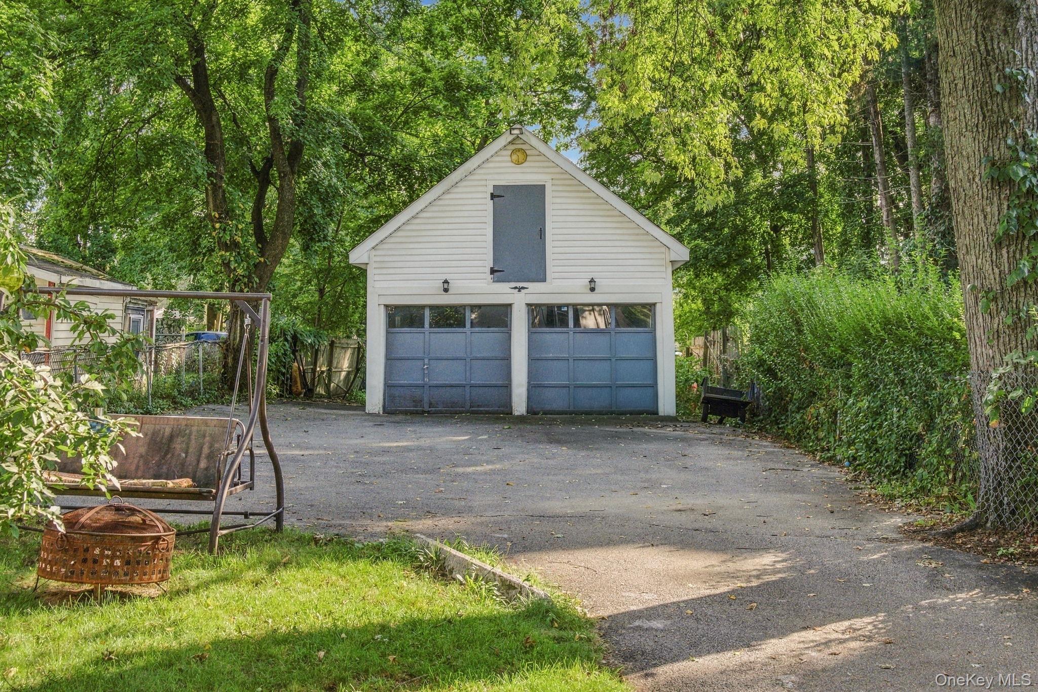 209 Gidney Avenue – For Sale photo 23