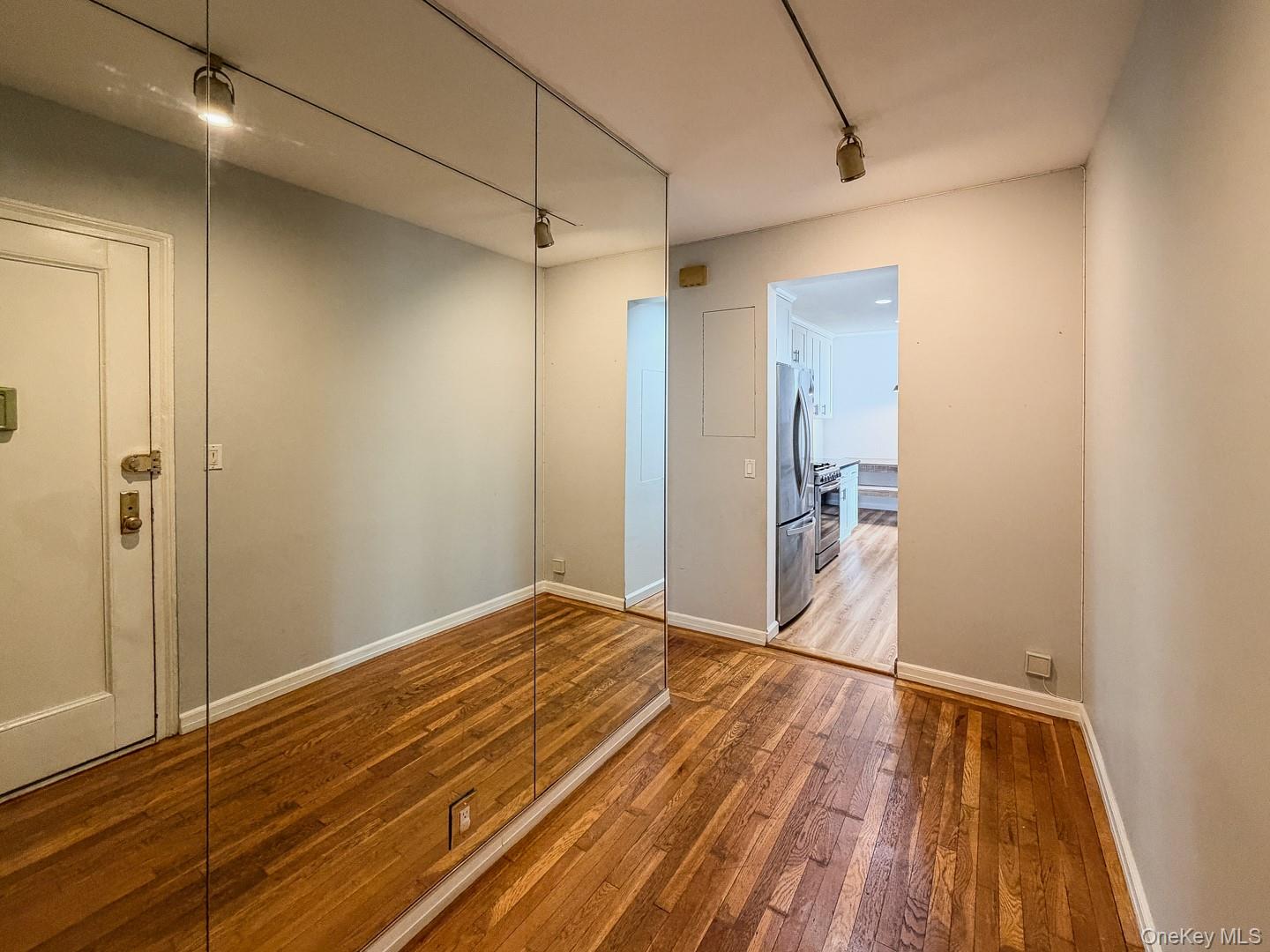 1428 Midland Avenue, Unit 3H photo 8