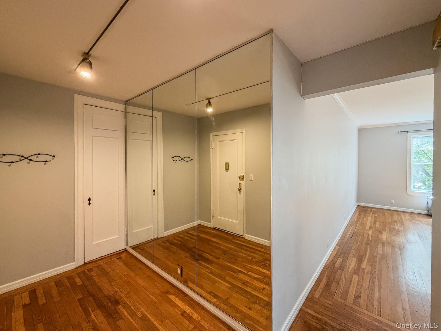 1428 Midland Avenue, Unit 3H photo 9