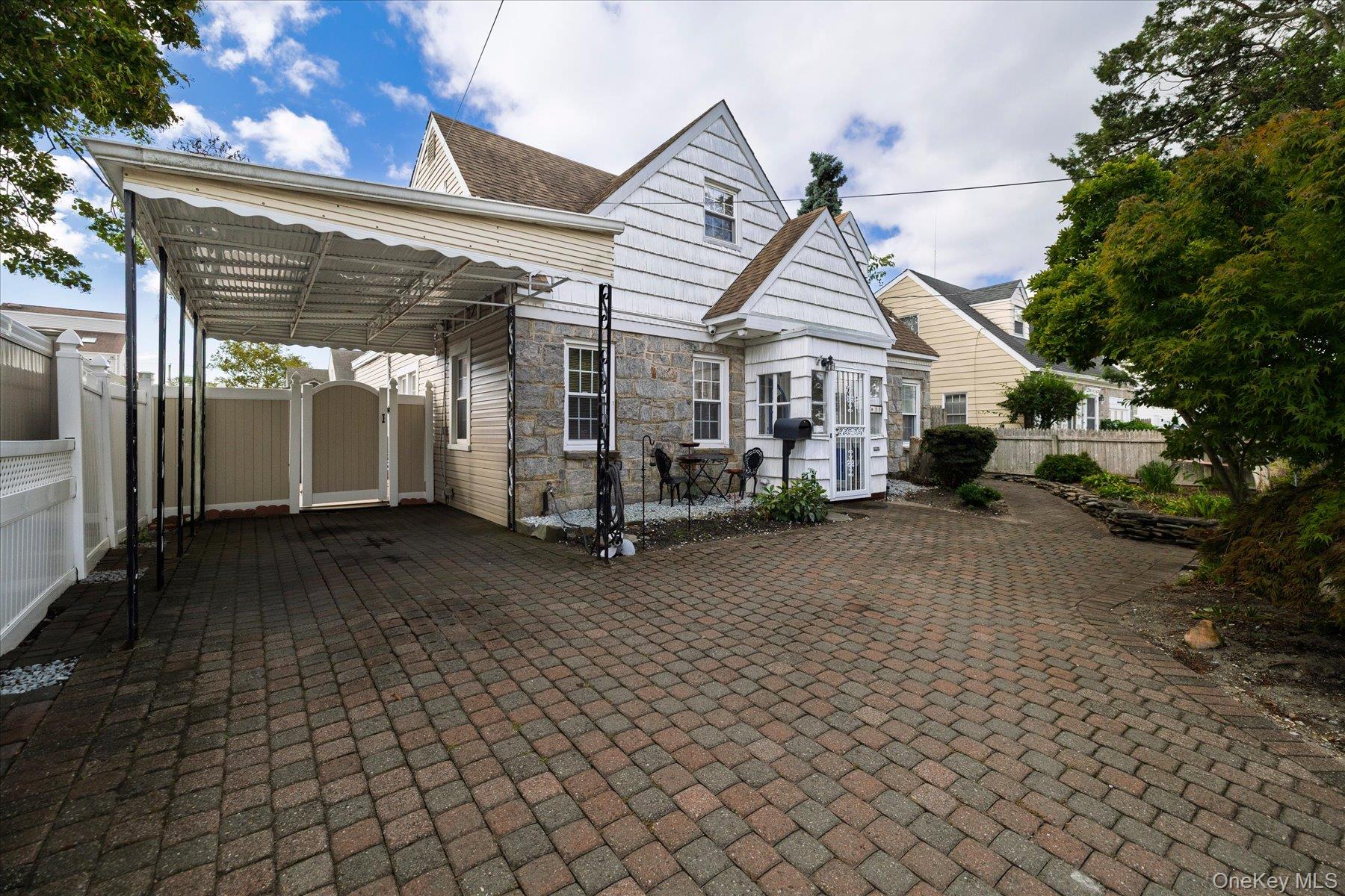 11 W 2nd Street – For Sale photo 3