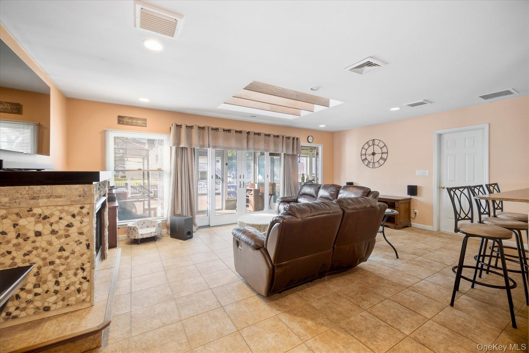 11 W 2nd Street – For Sale photo 14