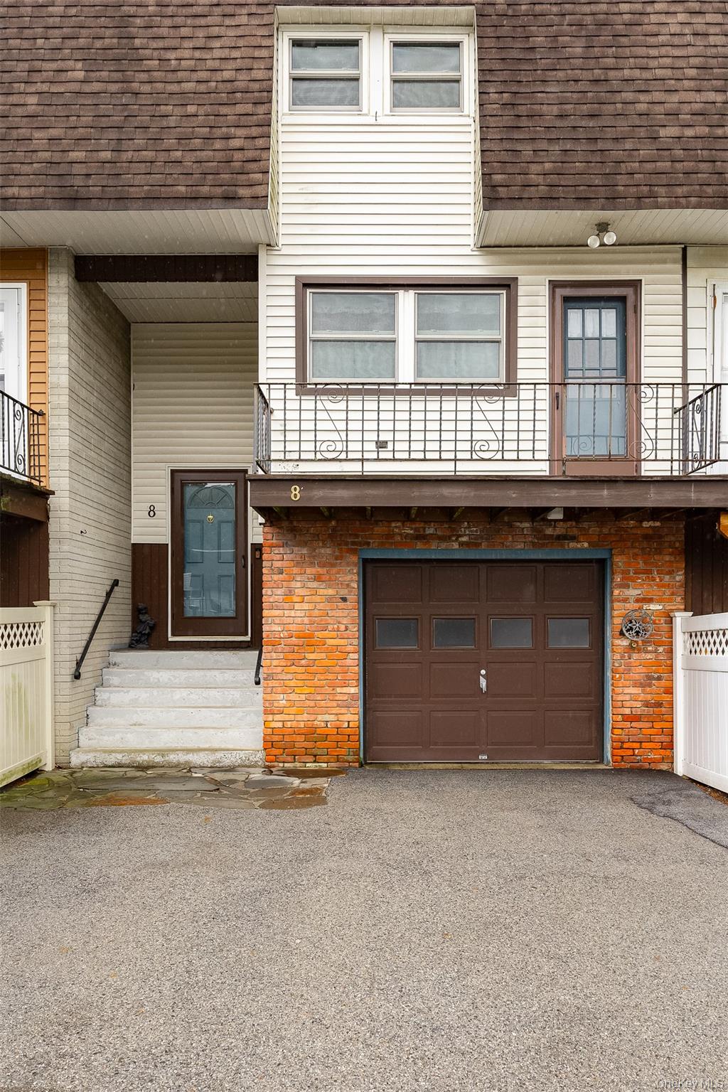 8 Boxwood Court – For Sale photo 2