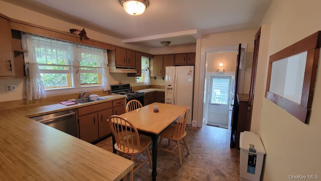 168 Lewis Road – For Rent photo 15