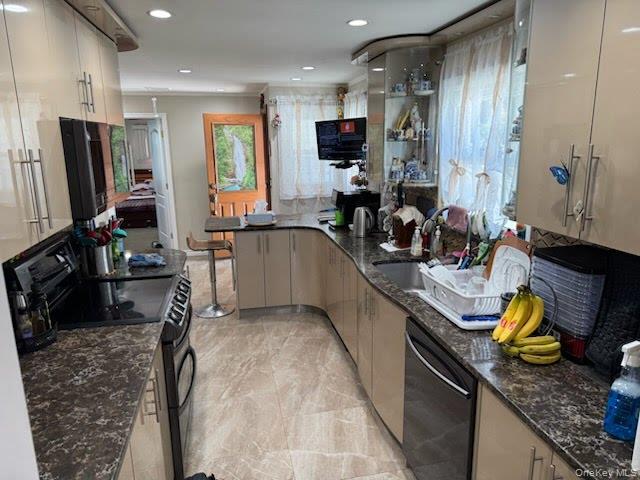 134 Baltimore Avenue – For Sale photo 3