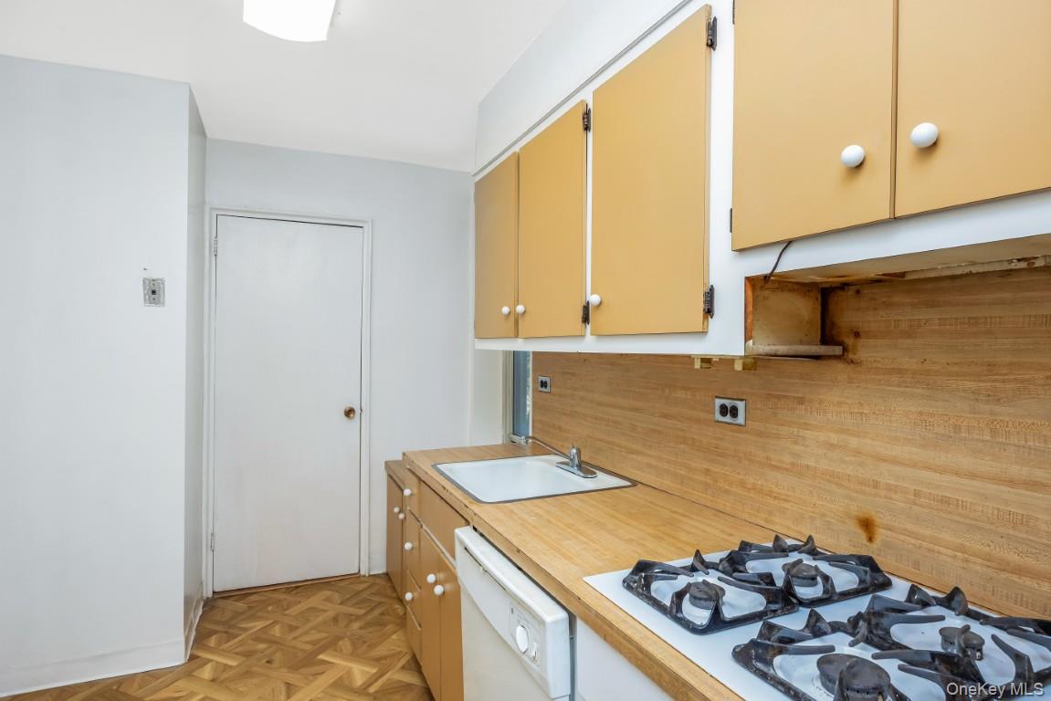 18-40 211th Street, Unit 4A photo 13