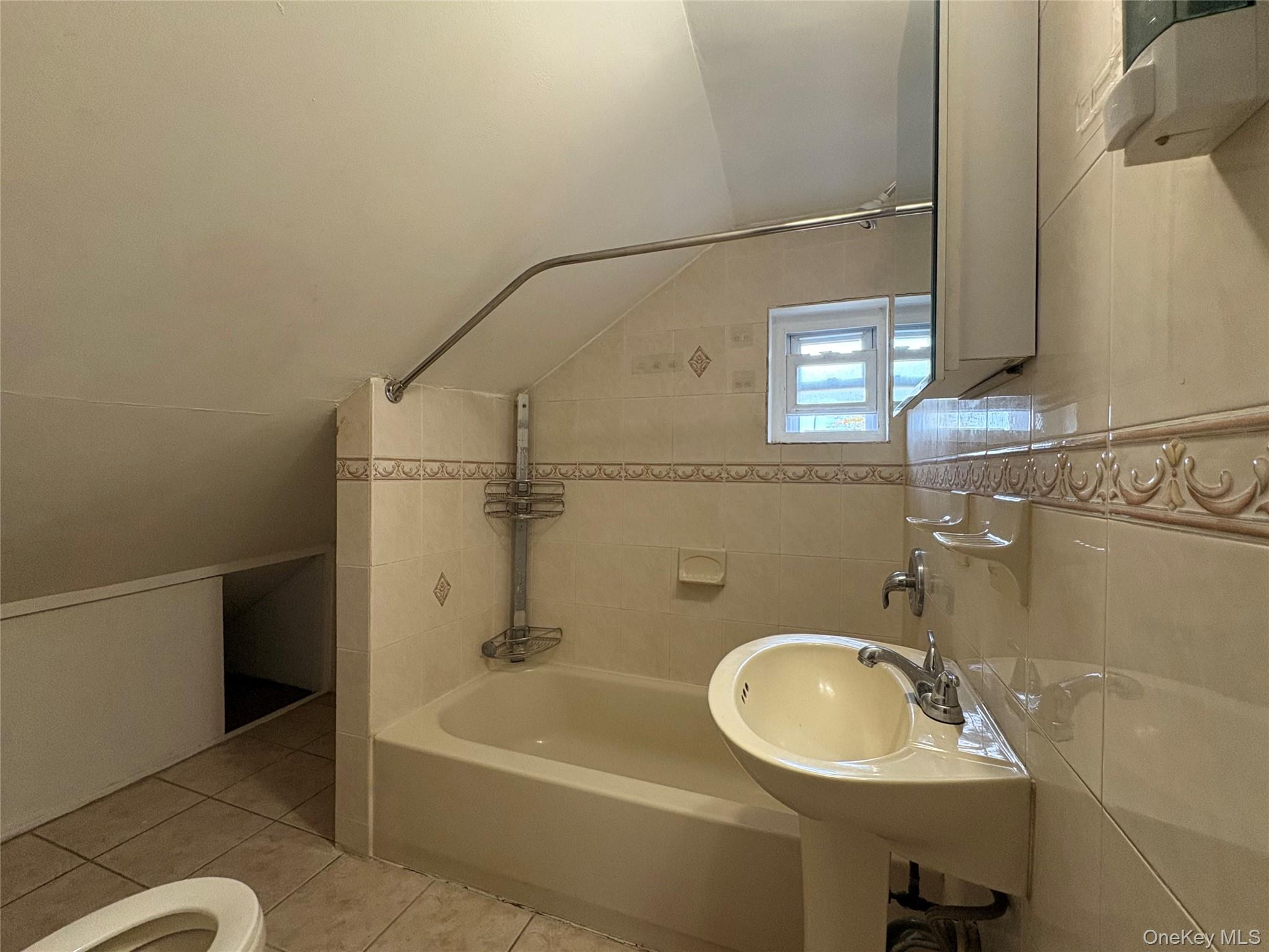 25 Ethel Street, Unit 2 photo 8