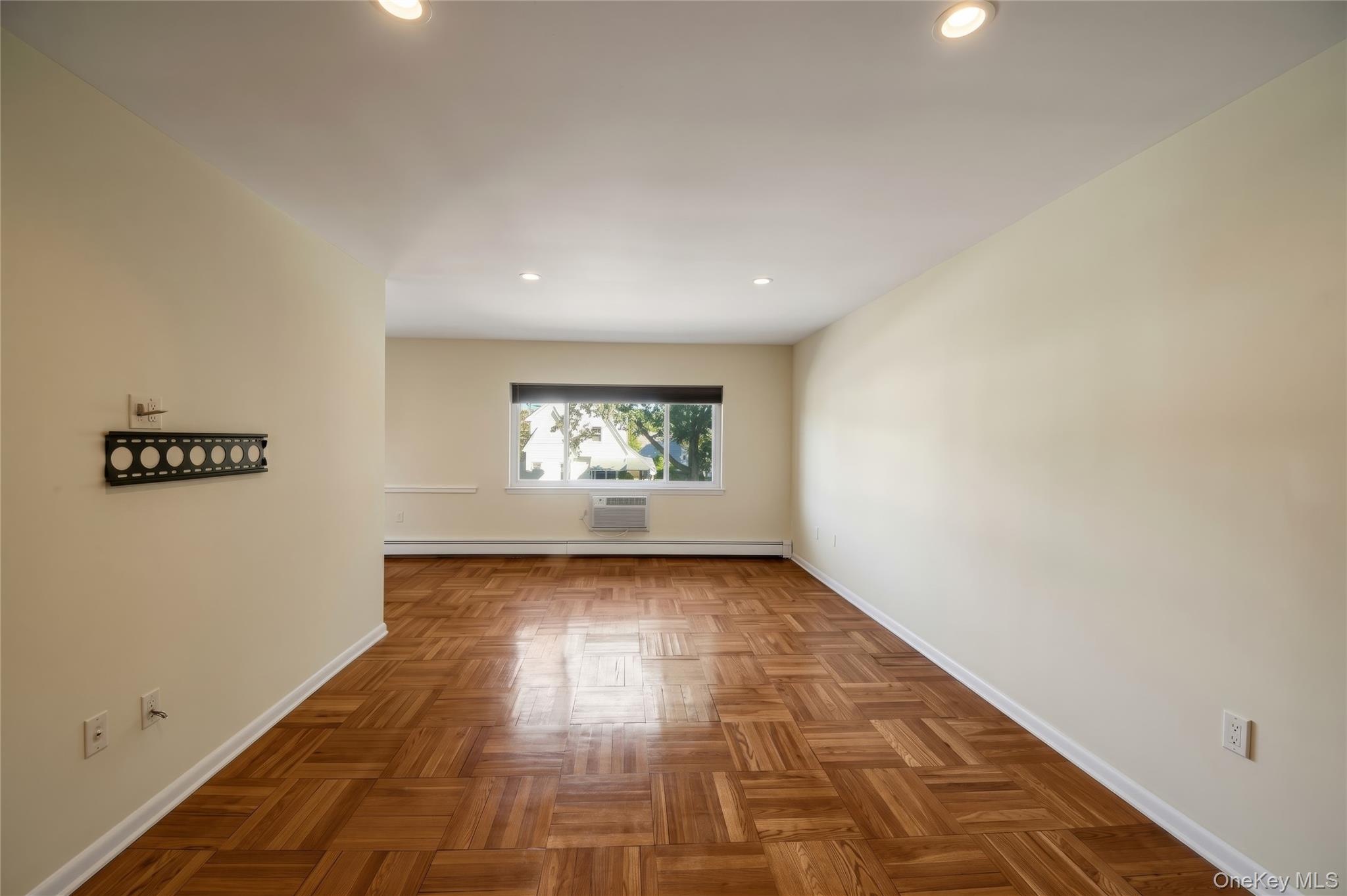 838 Pelhamdale Avenue, Unit 2P photo 10