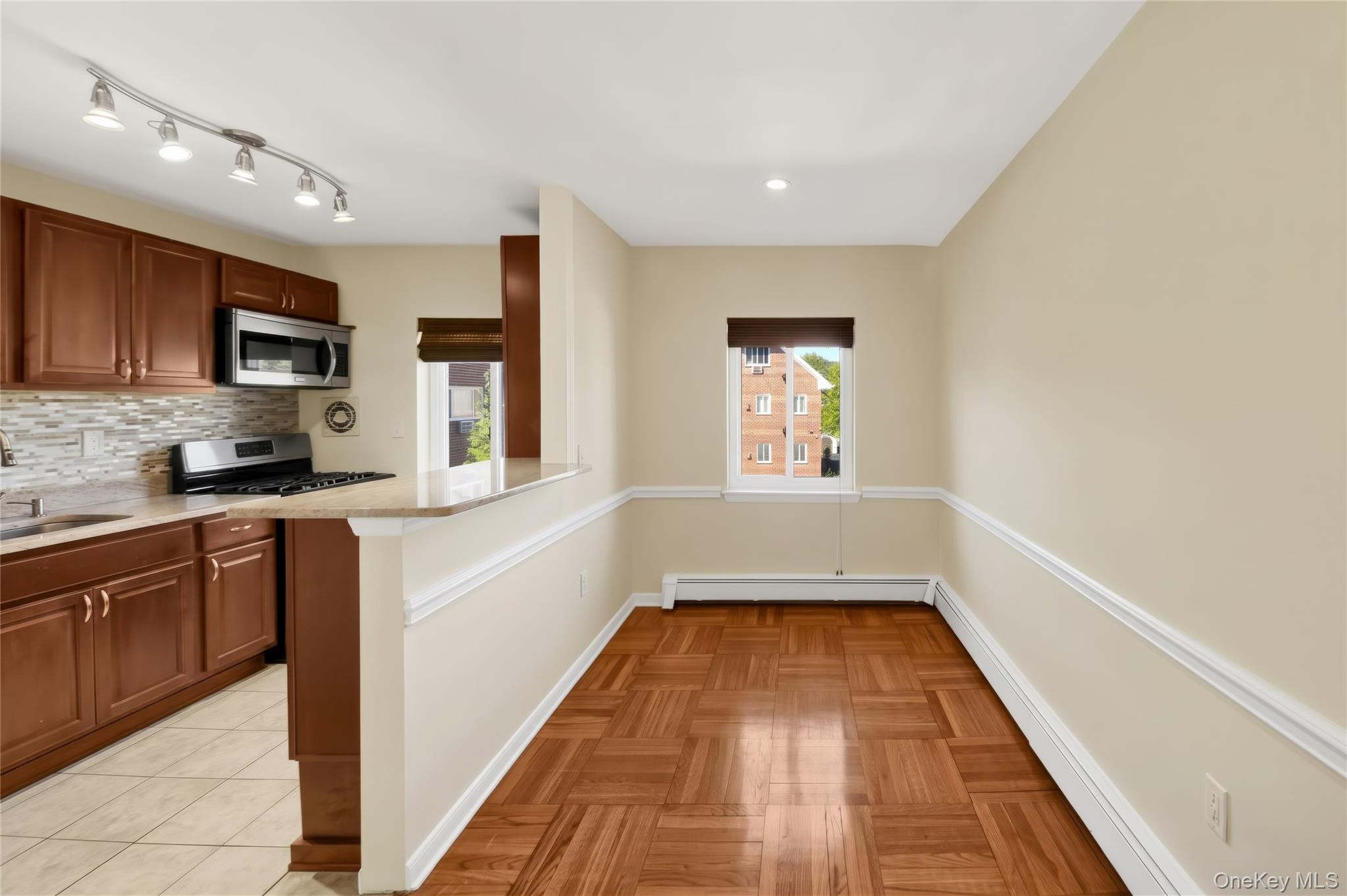 838 Pelhamdale Avenue, Unit 2P photo 5