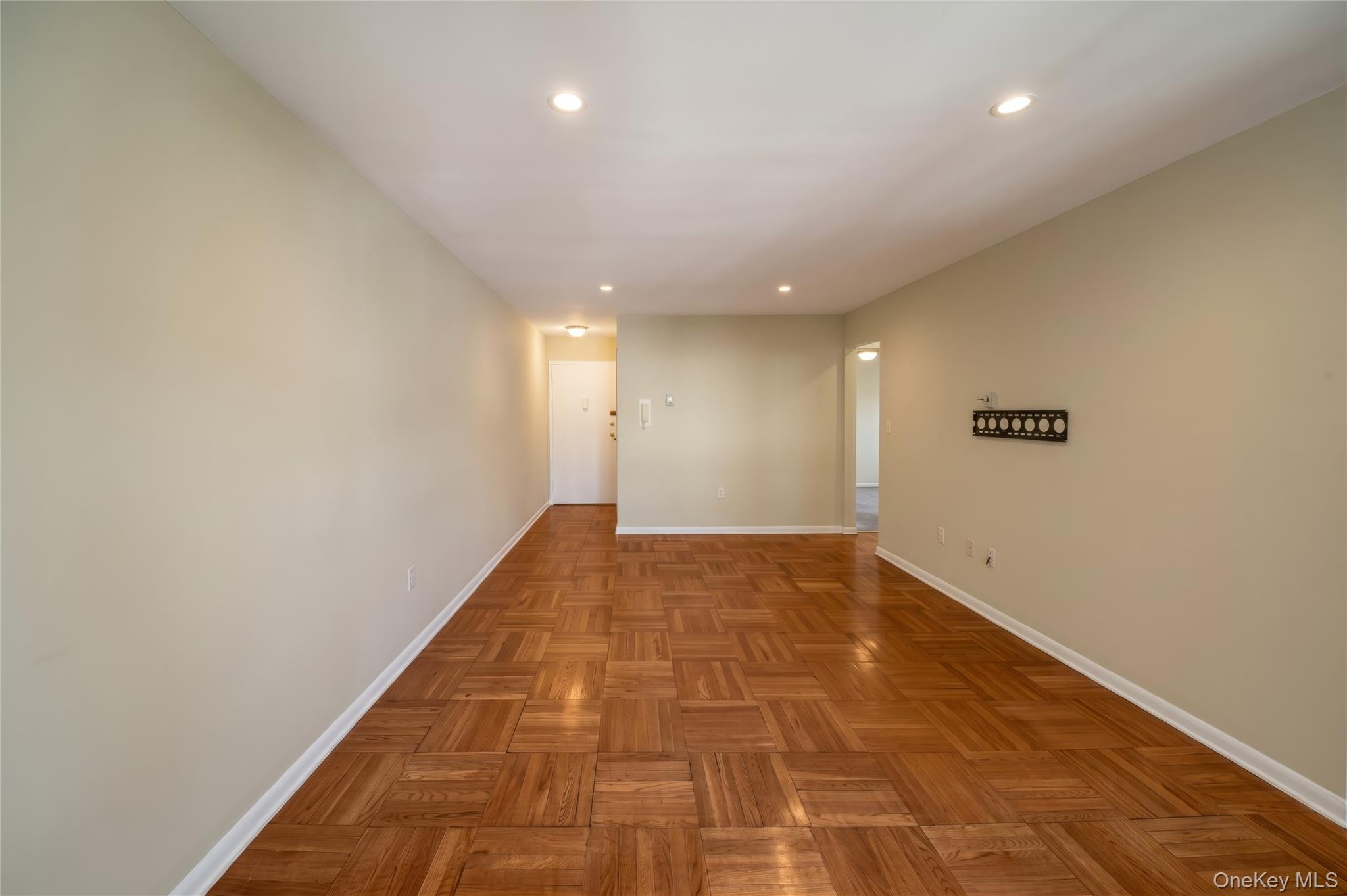 838 Pelhamdale Avenue, Unit 2P photo 11