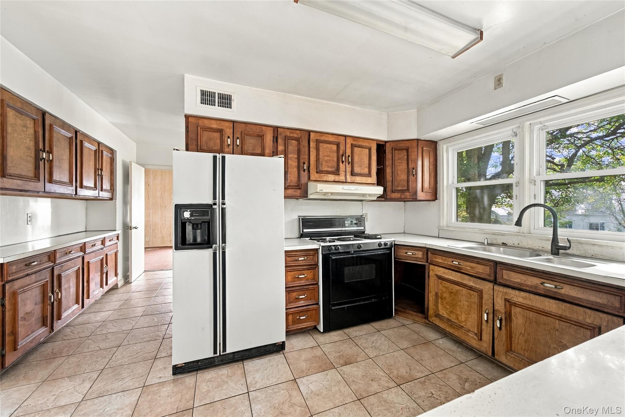 85 Del Rey Drive – For Sale photo 16