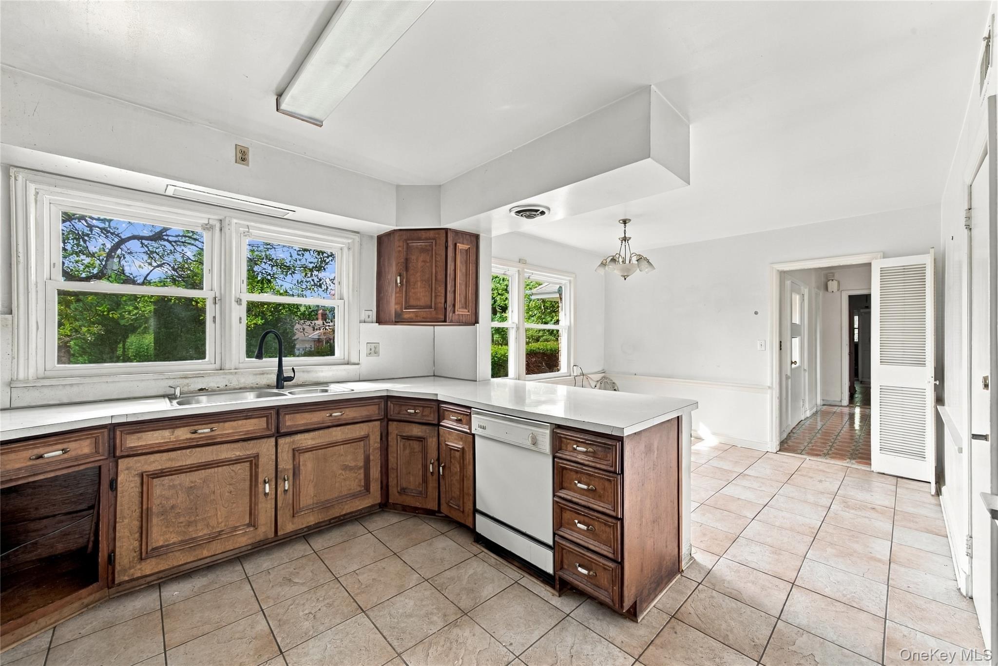 85 Del Rey Drive – For Sale photo 18