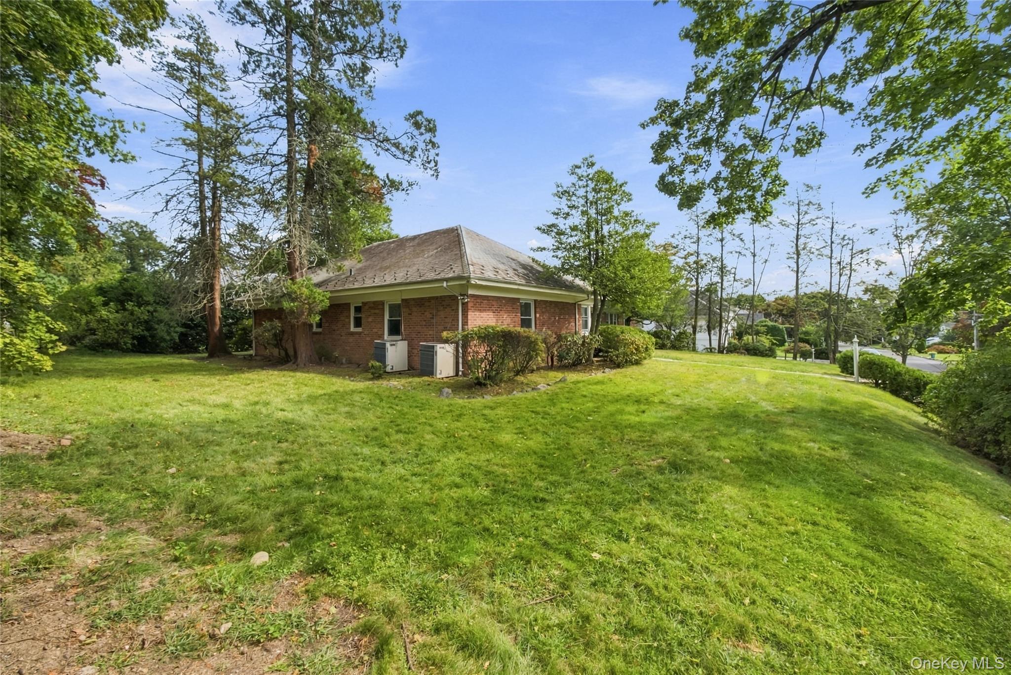 85 Del Rey Drive – For Sale photo 32