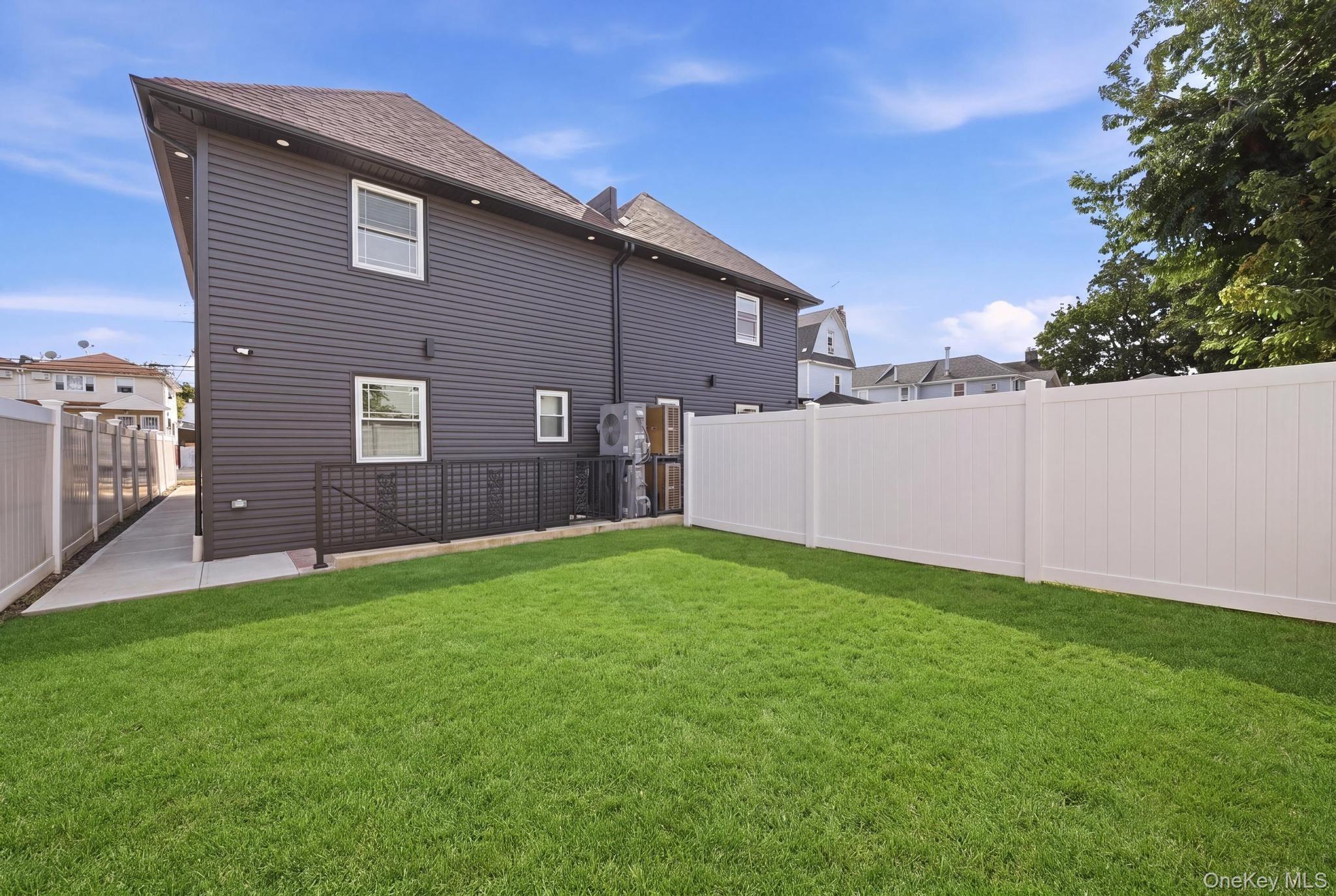 123-26 135 – For Sale photo 35