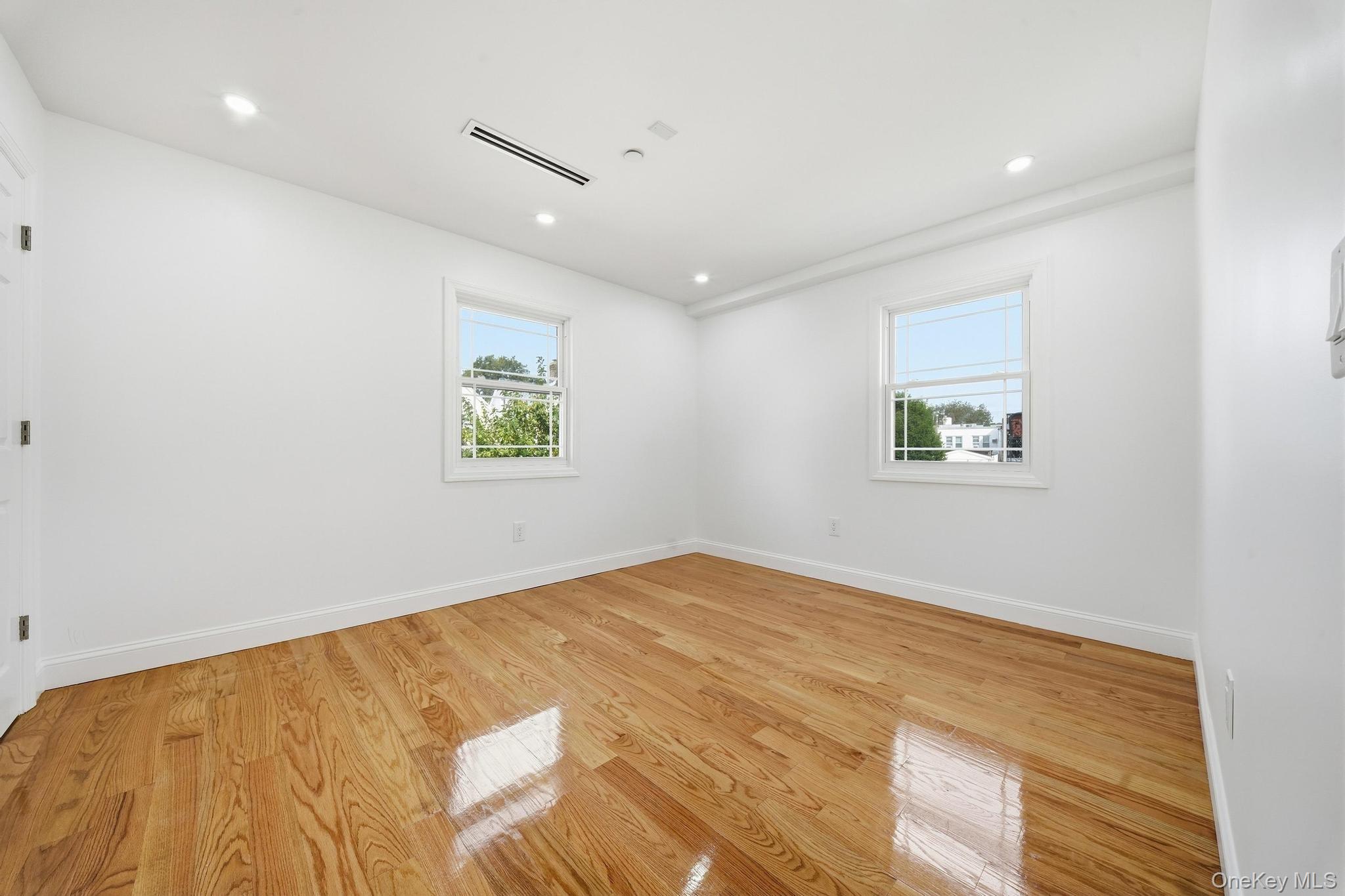 123-26 135 – For Sale photo 19