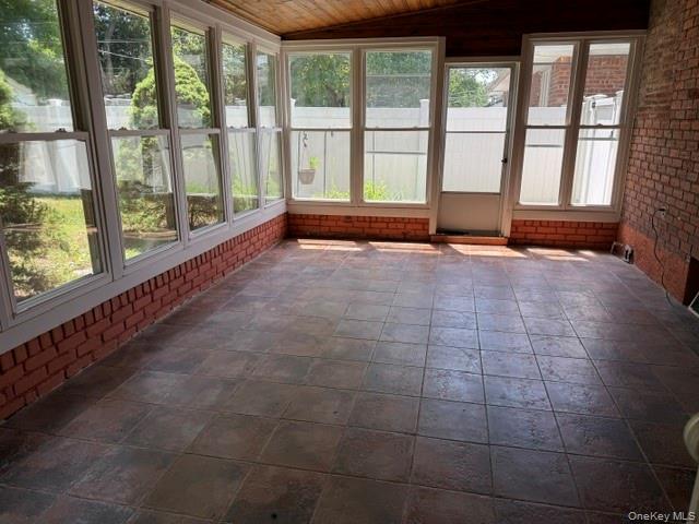 219 Willets Lane – For Rent photo 22