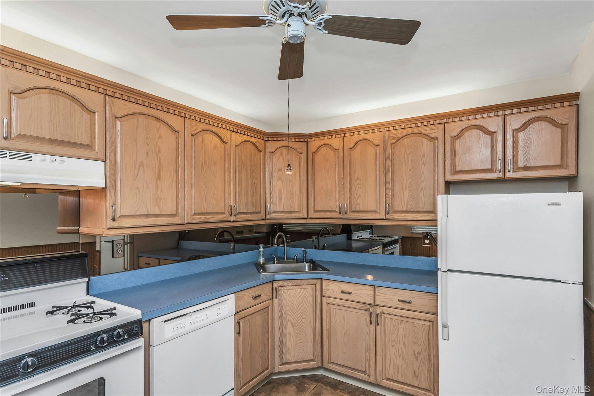 4426 Wilshire Lane, Unit 4426 photo 5