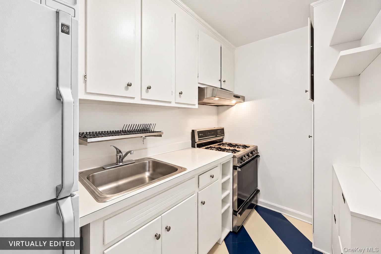 31-85 Crescent Street, Unit 516 photo 10