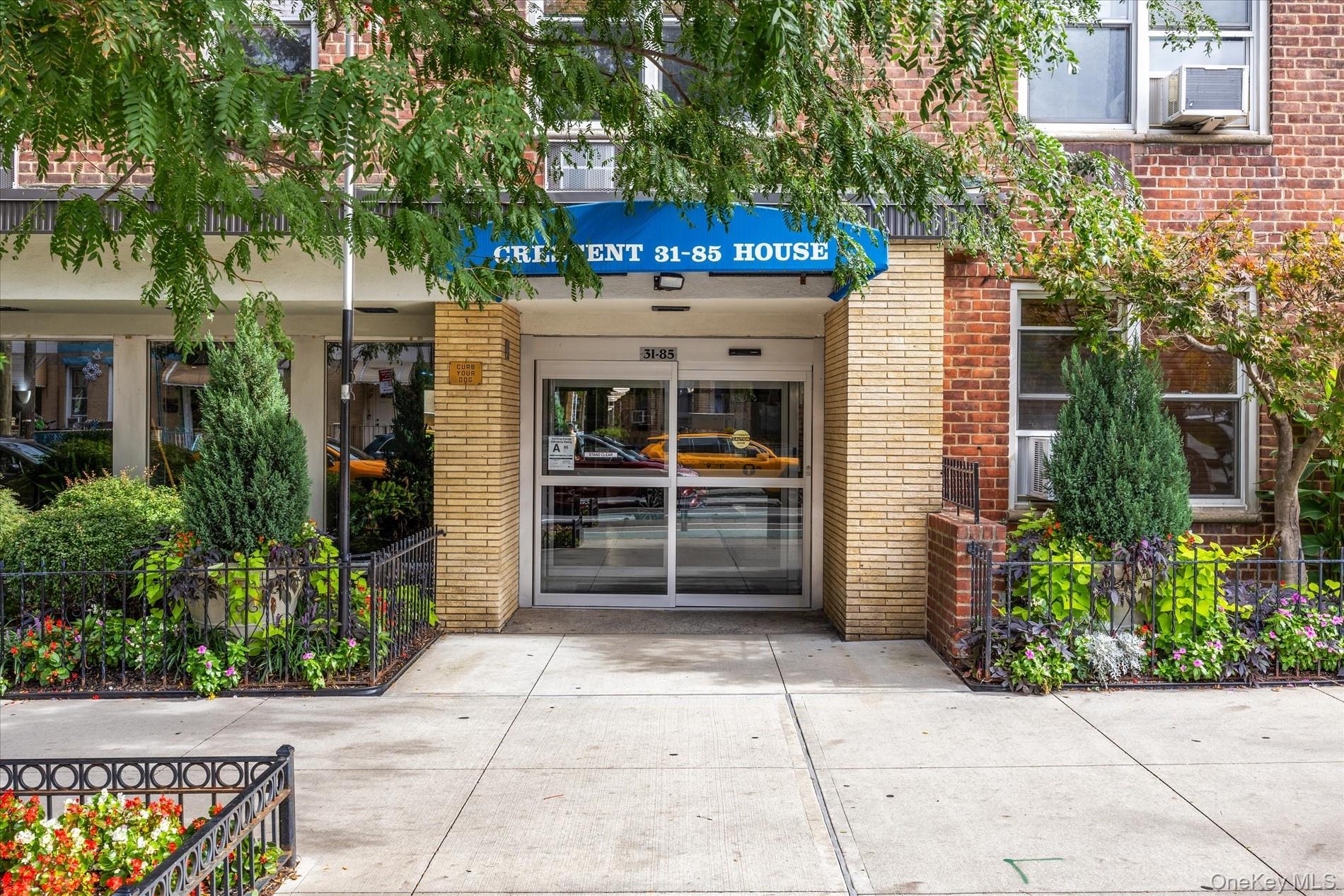 31-85 Crescent Street, Unit 516