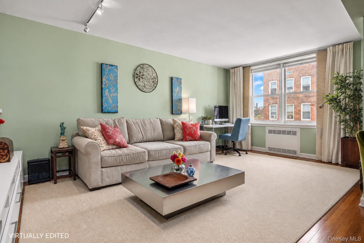 31-85 Crescent Street, Unit 516 photo 4