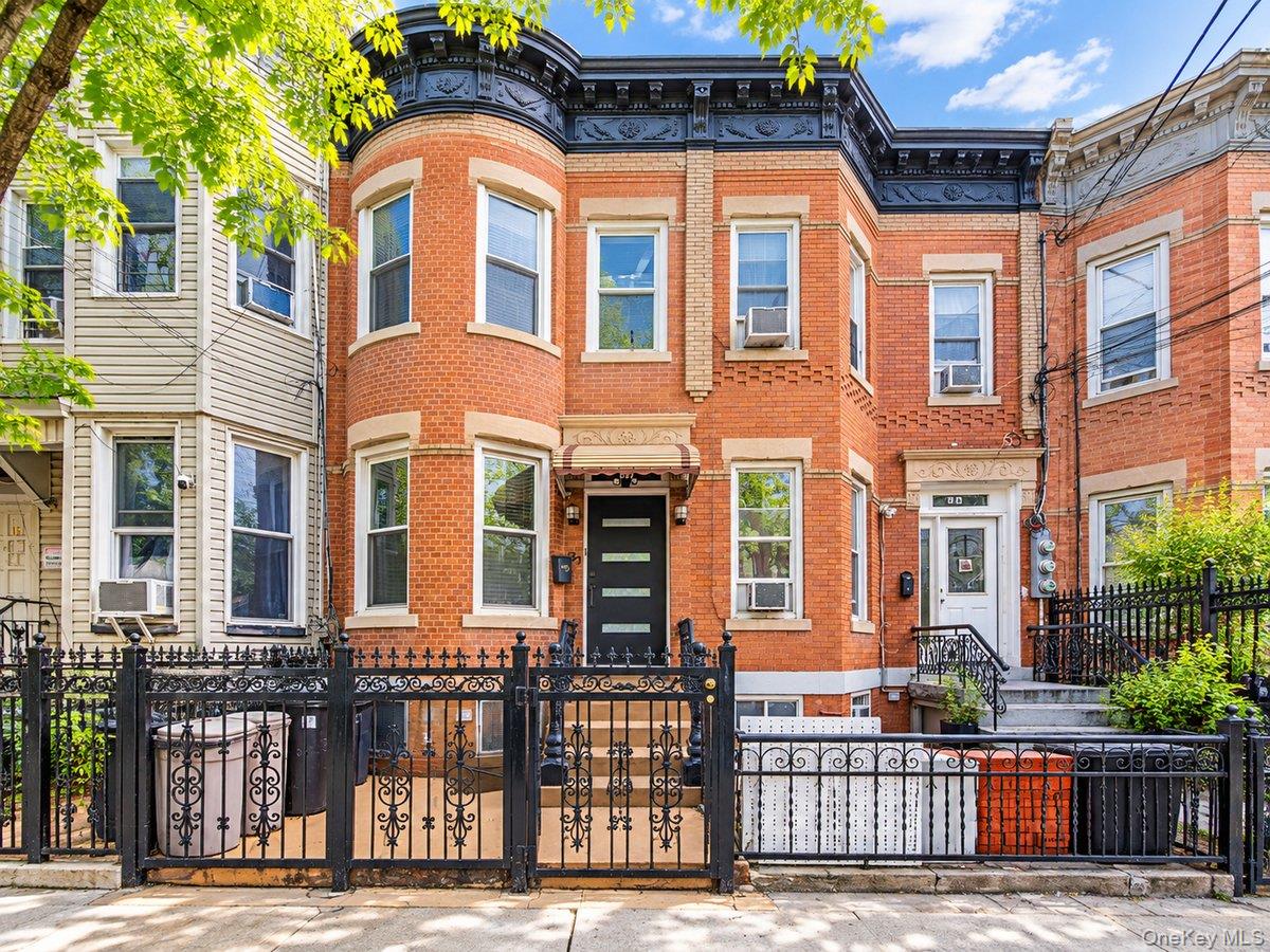 37 Grant Avenue – For Sale