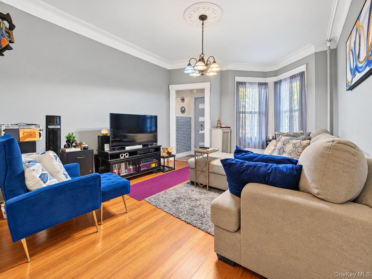 37 Grant Avenue – For Sale photo 5