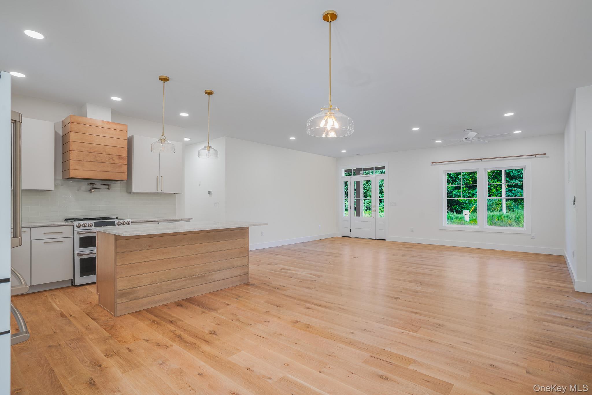 153 S Quaker Lane – For Sale photo 10