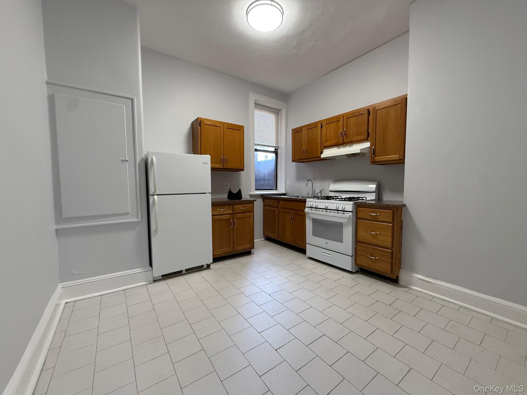 107 Halstead Avenue, Unit 1 photo 3