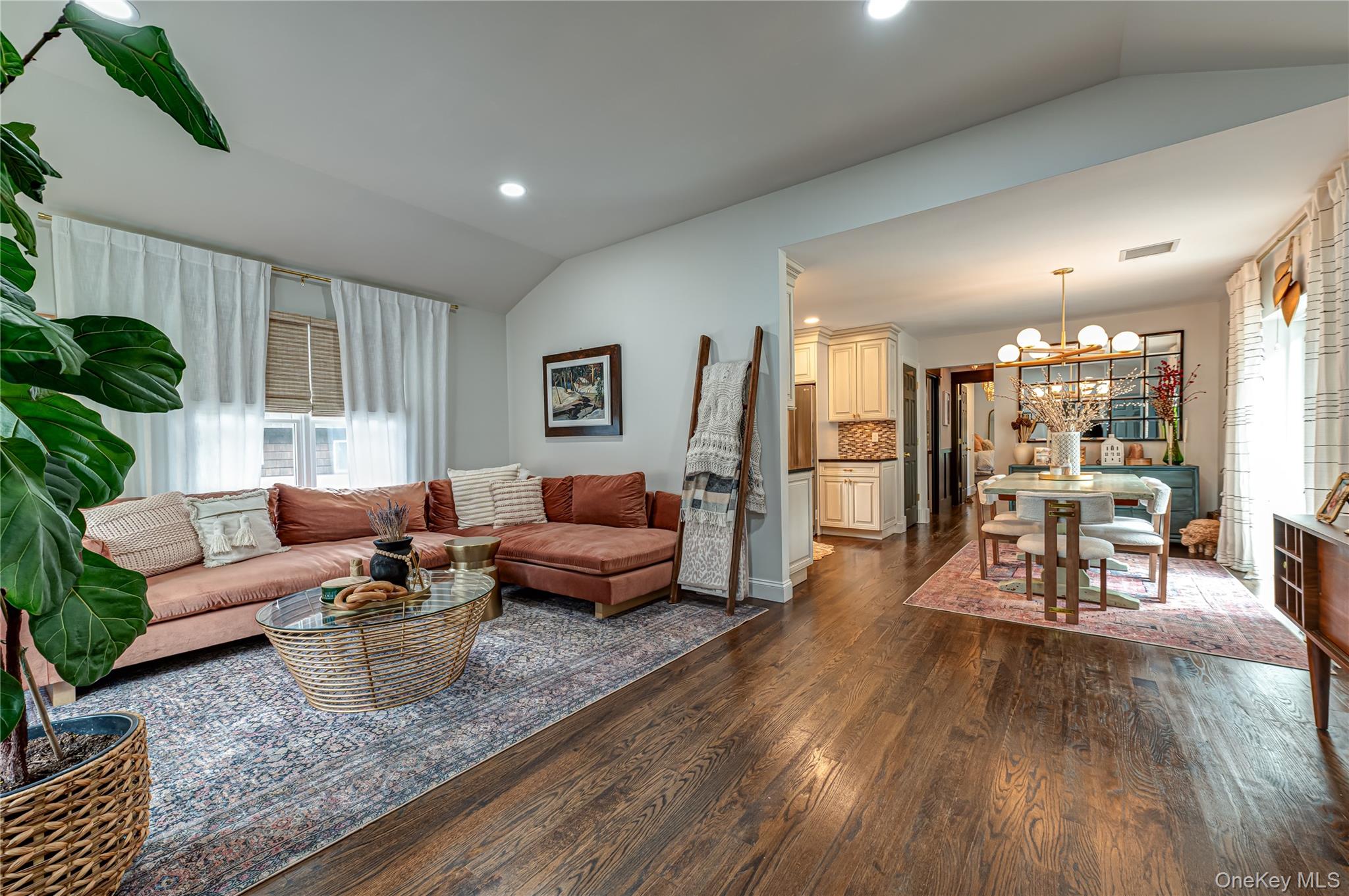 10 Laurel Road – For Sale photo 2