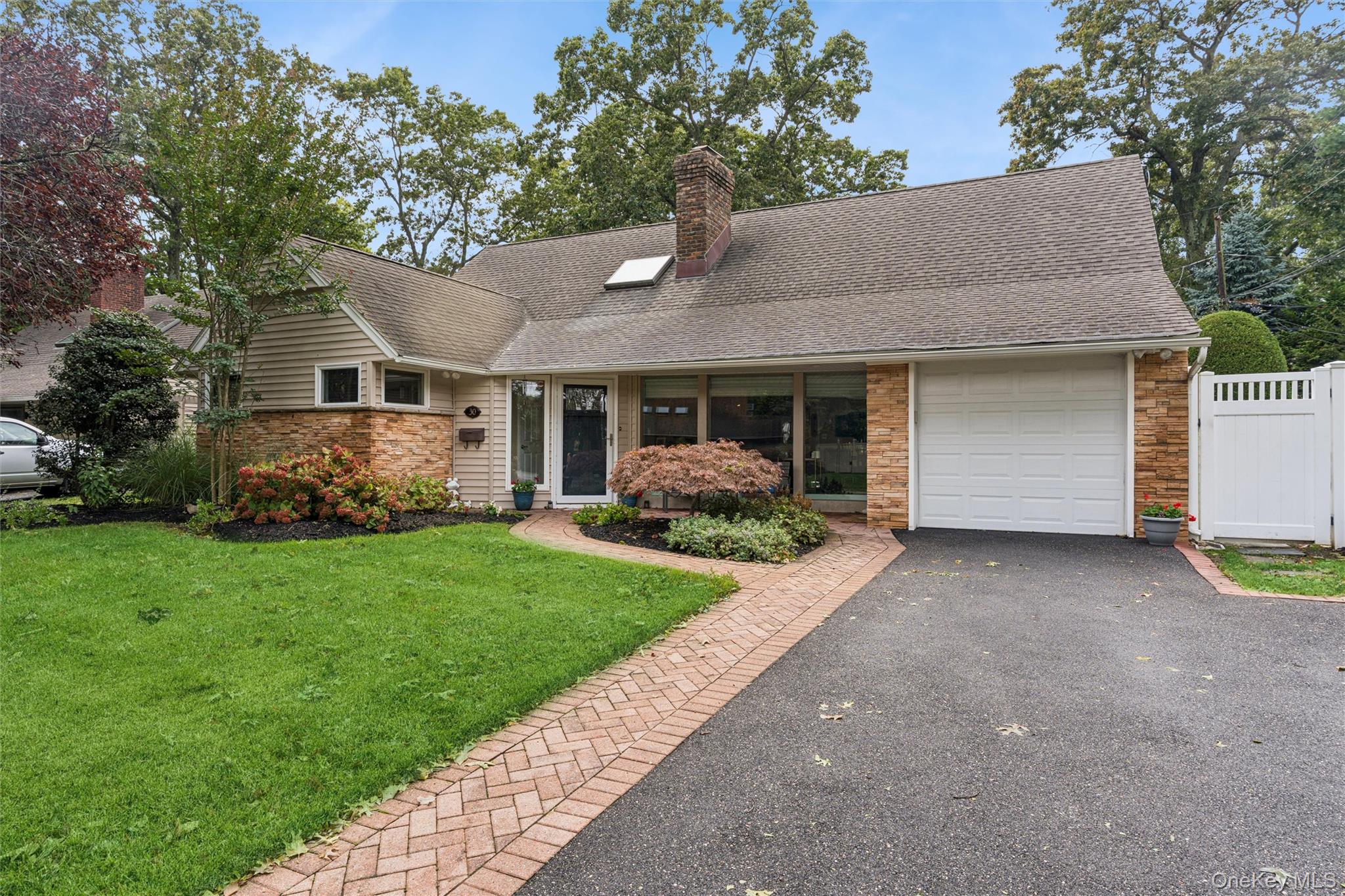 30 Range Drive – For Sale photo 2