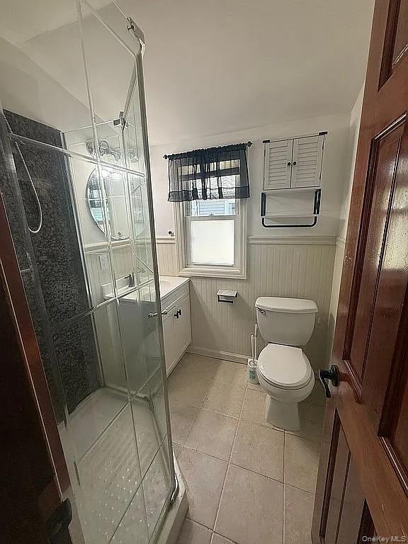 584 8th Street – For Sale photo 3