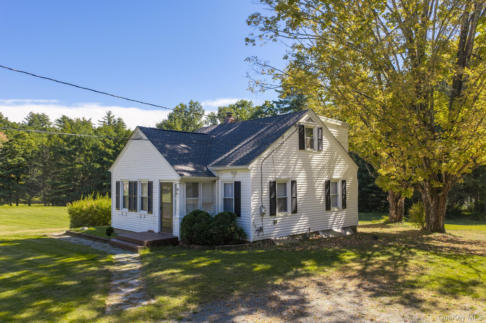 24 Wolf Lake Road – For Sale photo 3