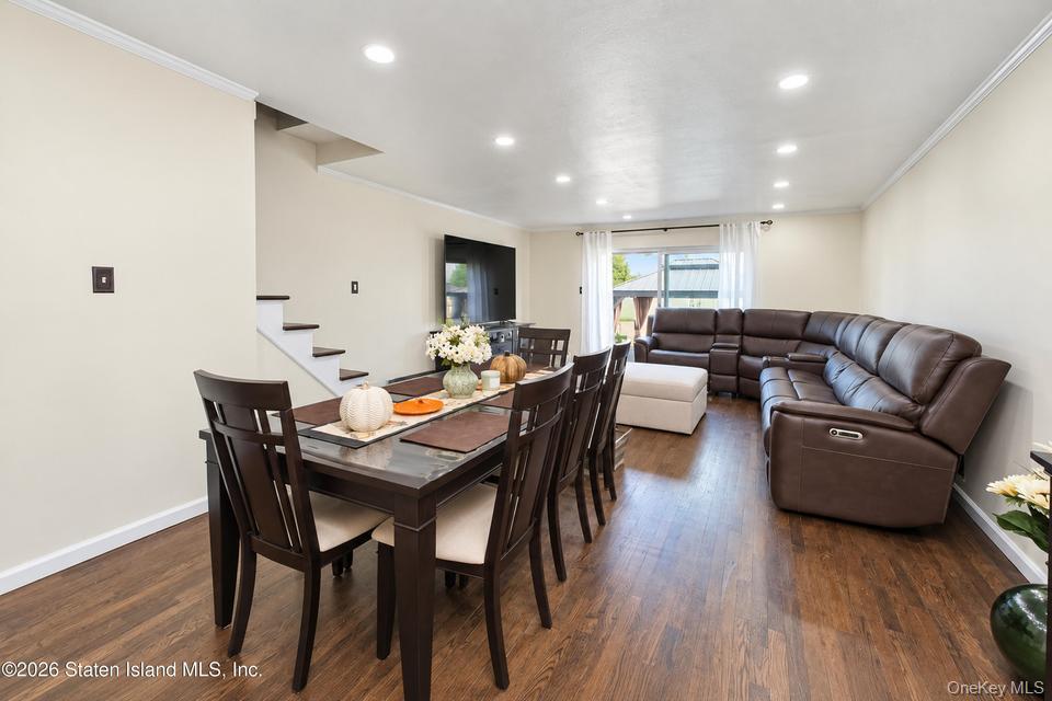 23 Dreyer Ave – For Sale photo 2