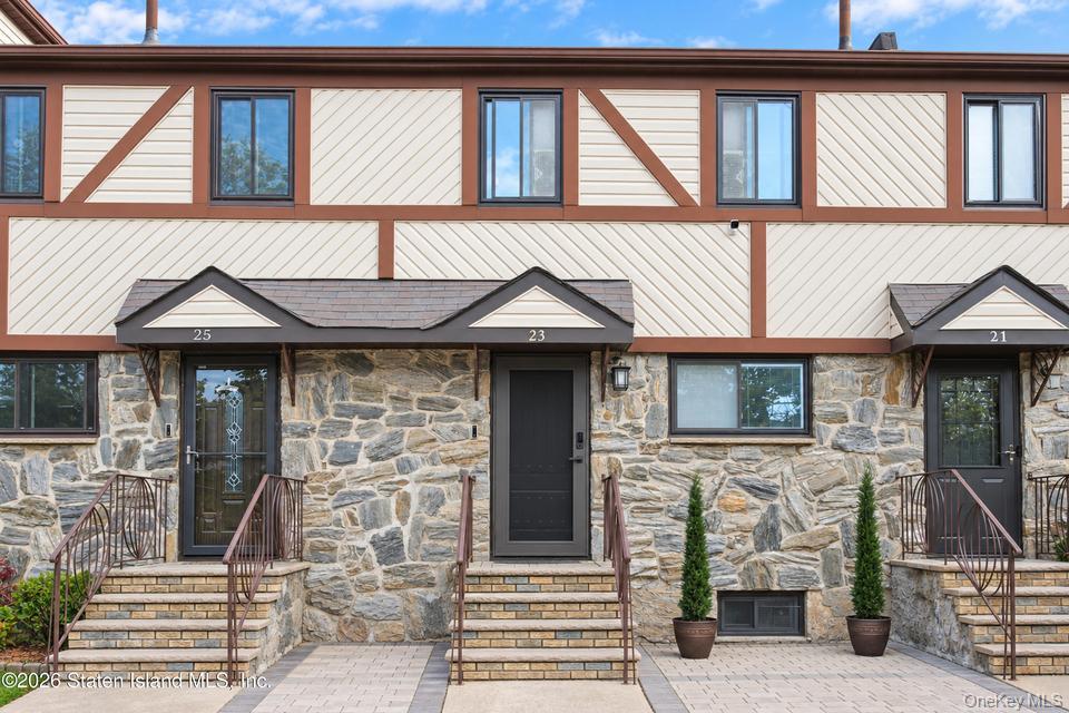 23 Dreyer Ave – For Sale