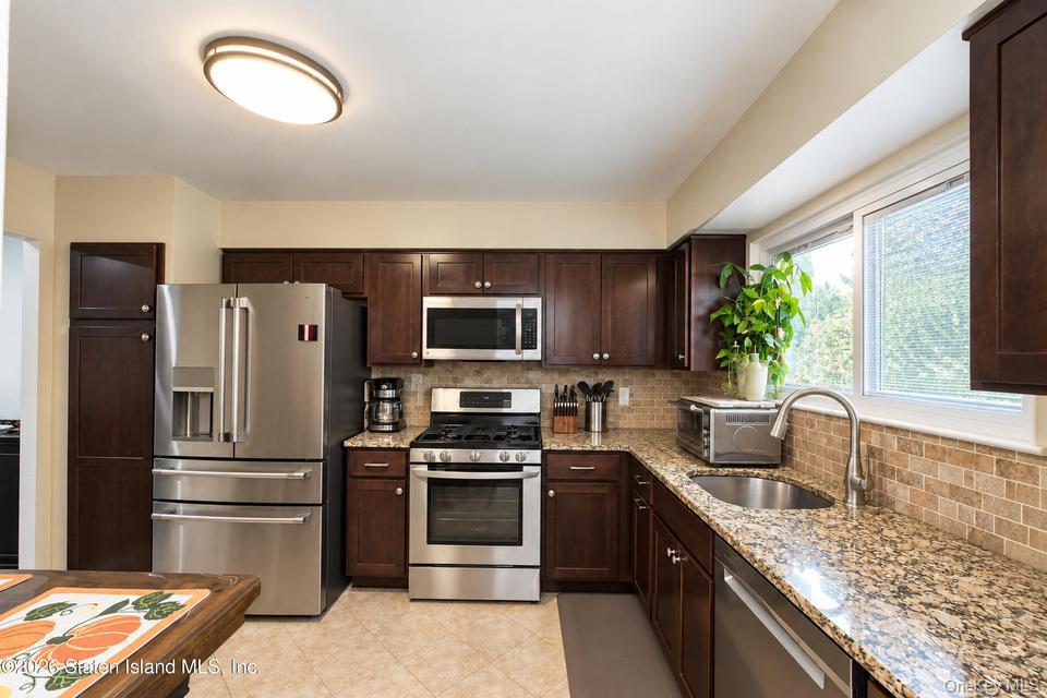 23 Dreyer Ave – For Sale photo 8