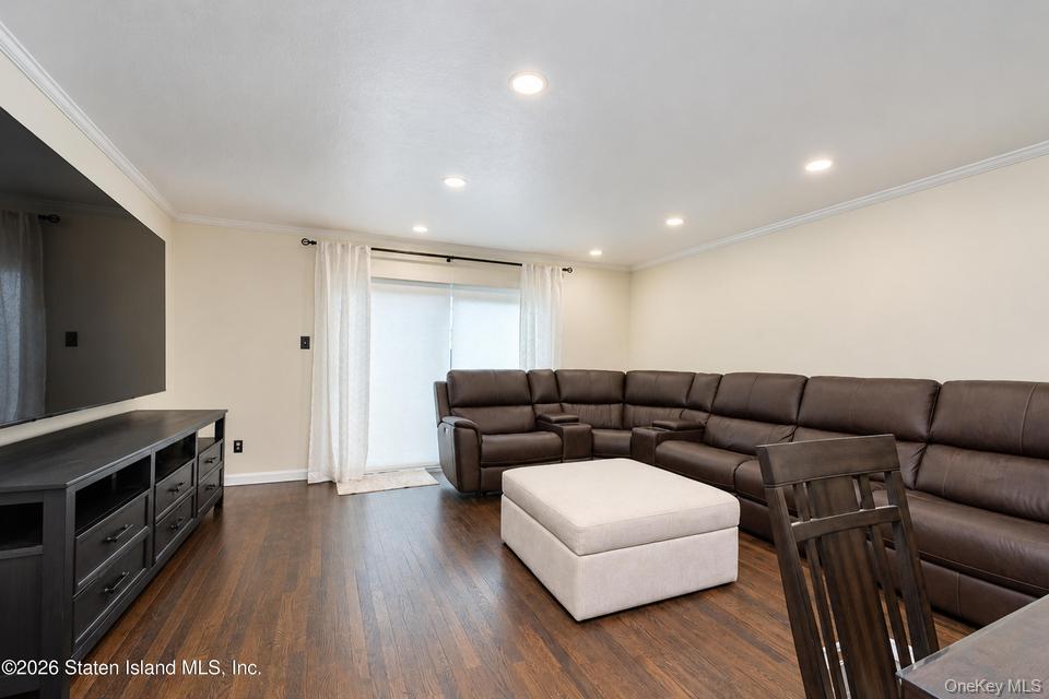 23 Dreyer Ave – For Sale photo 4