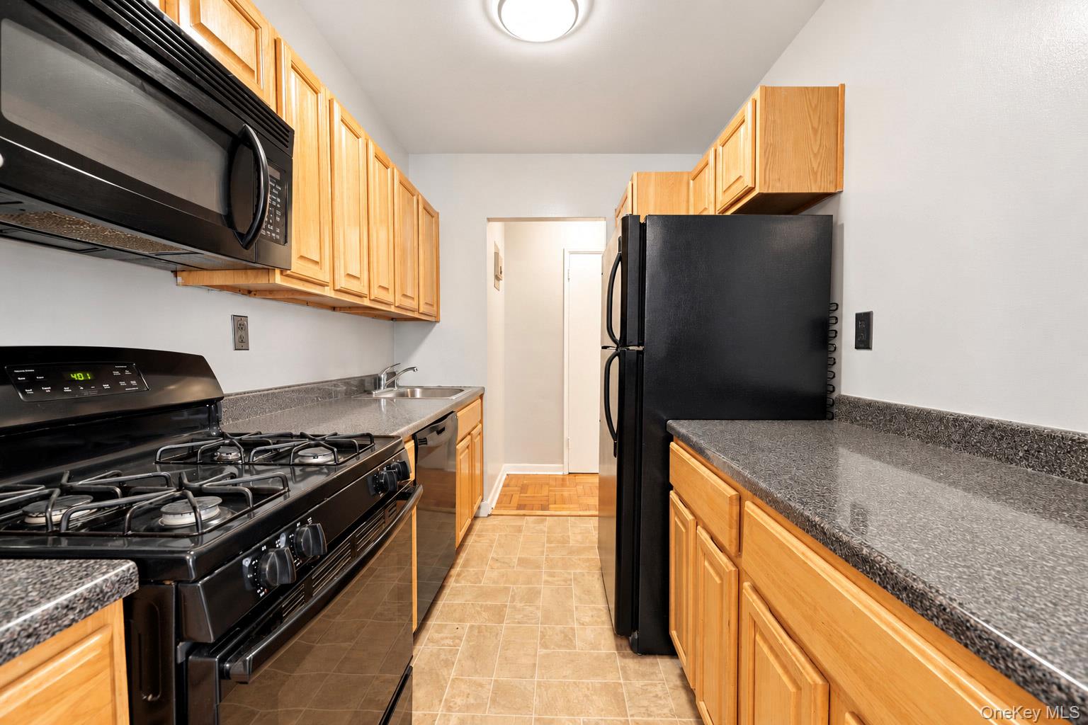 4 Sadore Lane, Unit 2W photo 6