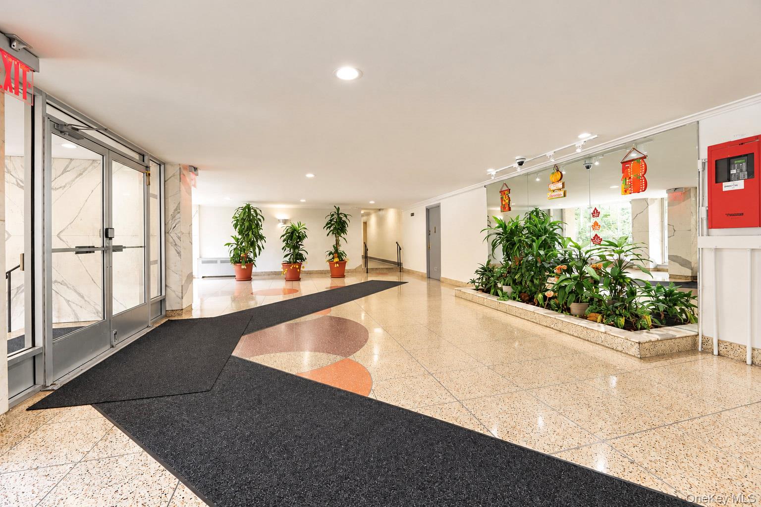 4 Sadore Lane, Unit 2W photo 3