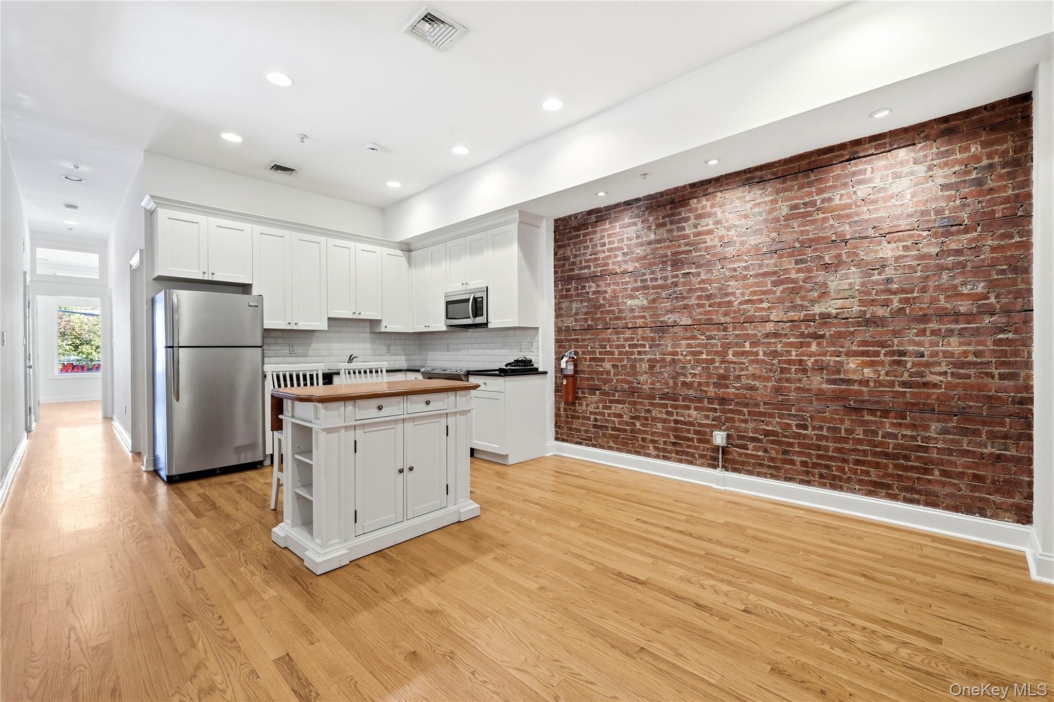 276 Main Street, Unit 2F photo 4
