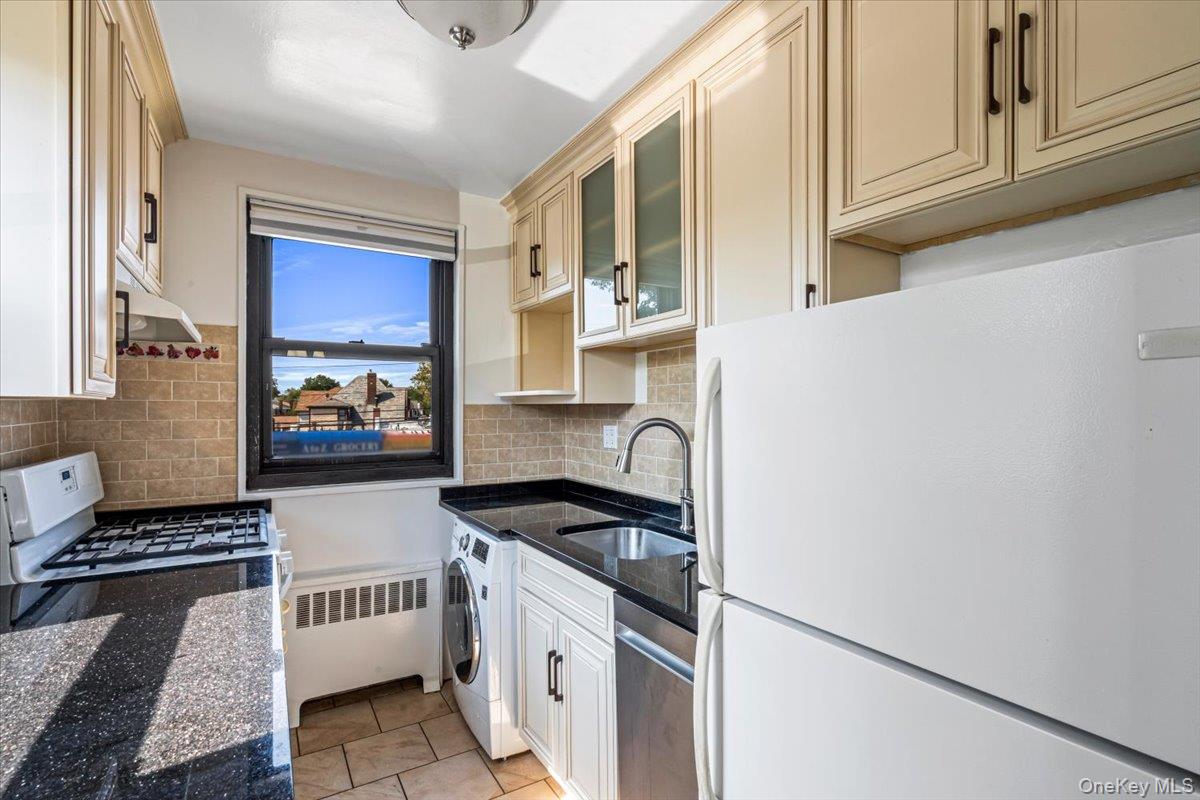 17-03 Utopia Parkway, Unit 2-48 photo 6
