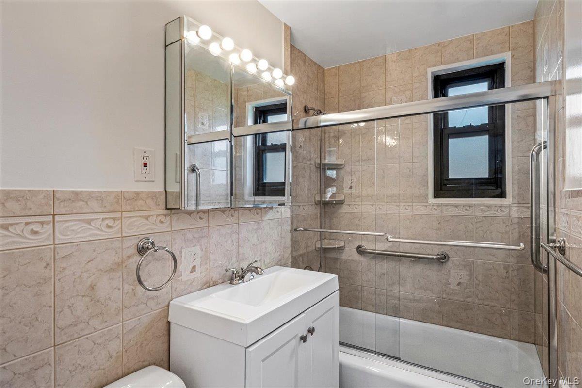 17-03 Utopia Parkway, Unit 2-48 photo 16