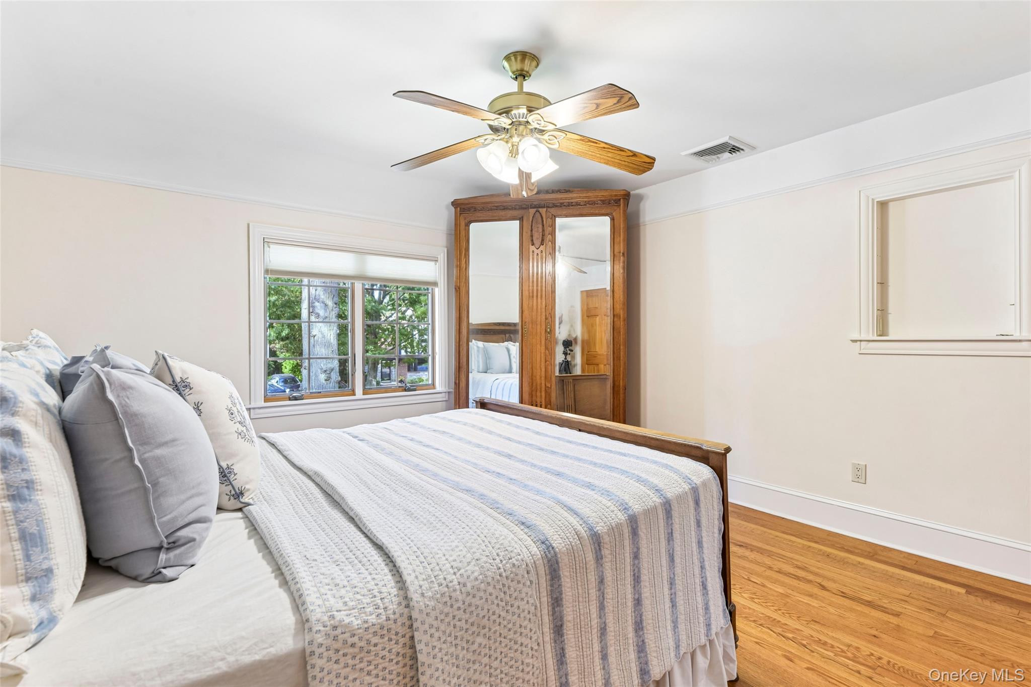 14 Huntington Road – For Sale photo 24