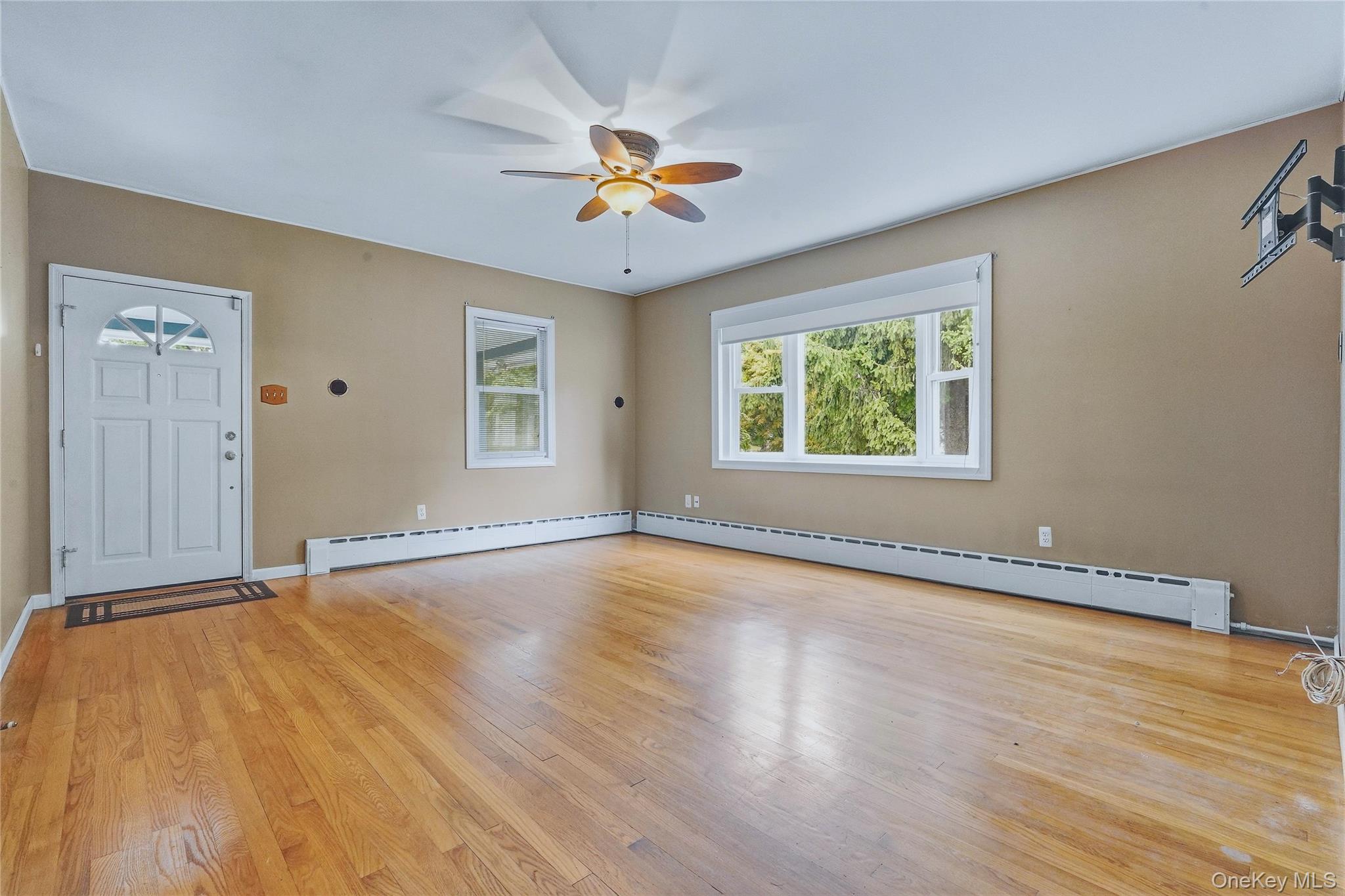 550 Lattintown Road – For Sale photo 6