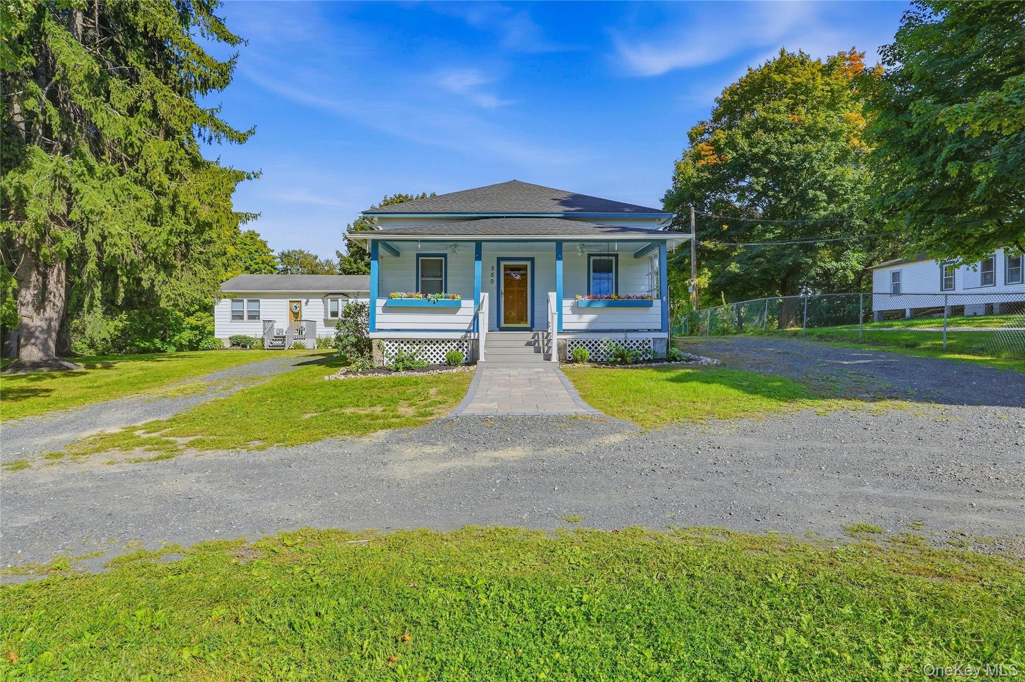 550 Lattintown Road – For Sale photo 4