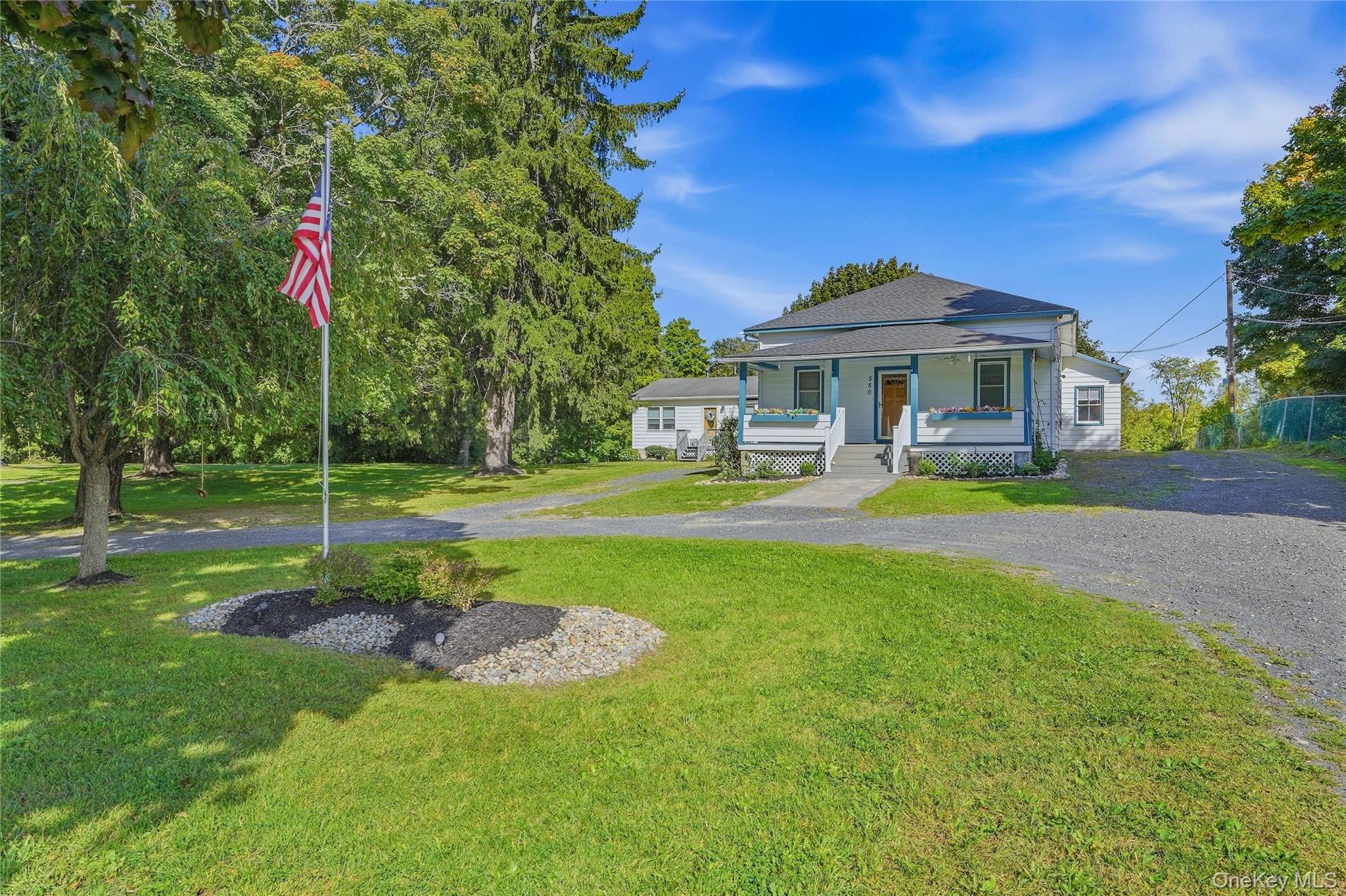 550 Lattintown Road – For Sale photo 3
