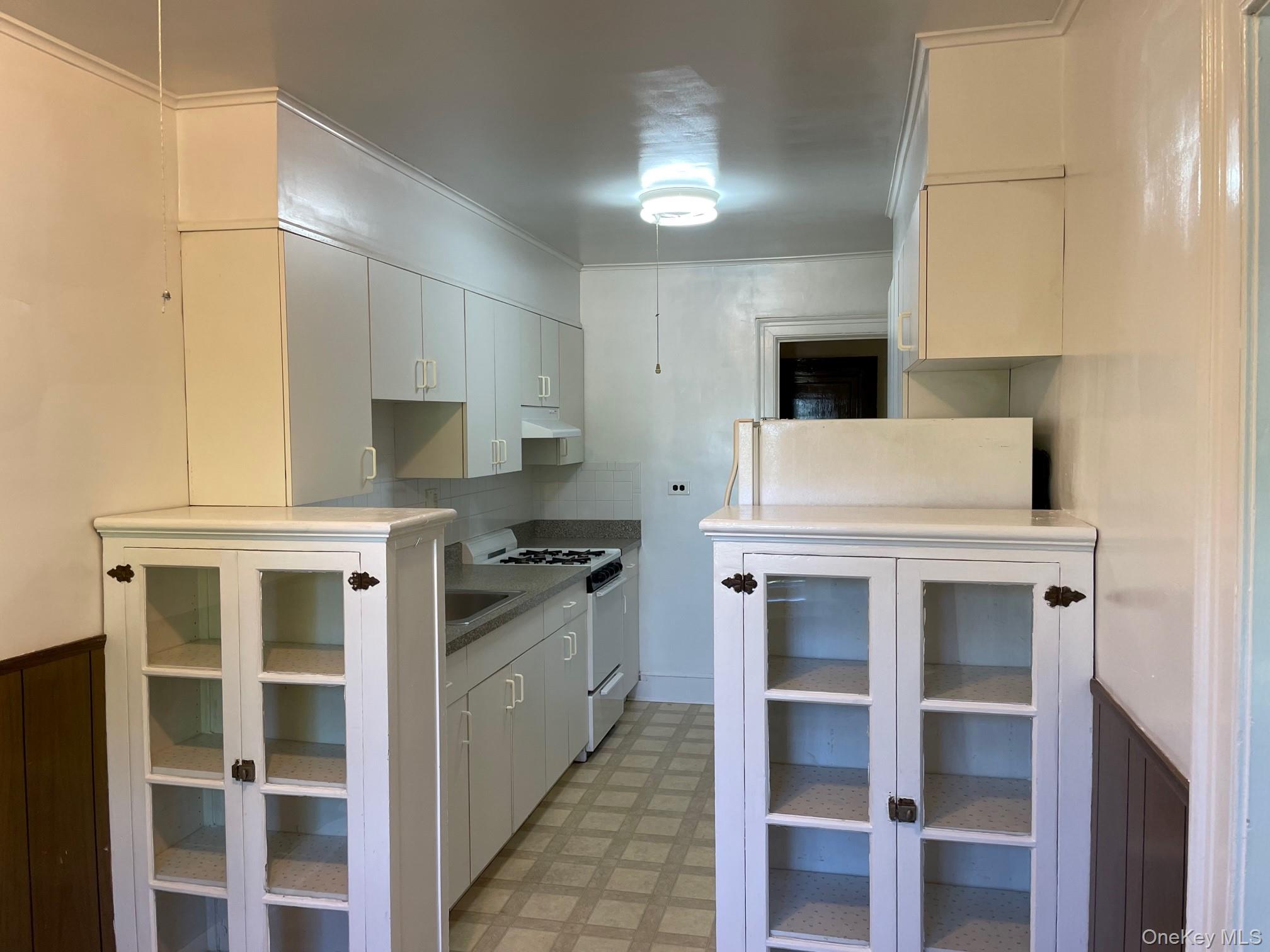 139 Croton Avenue, Unit I photo 6